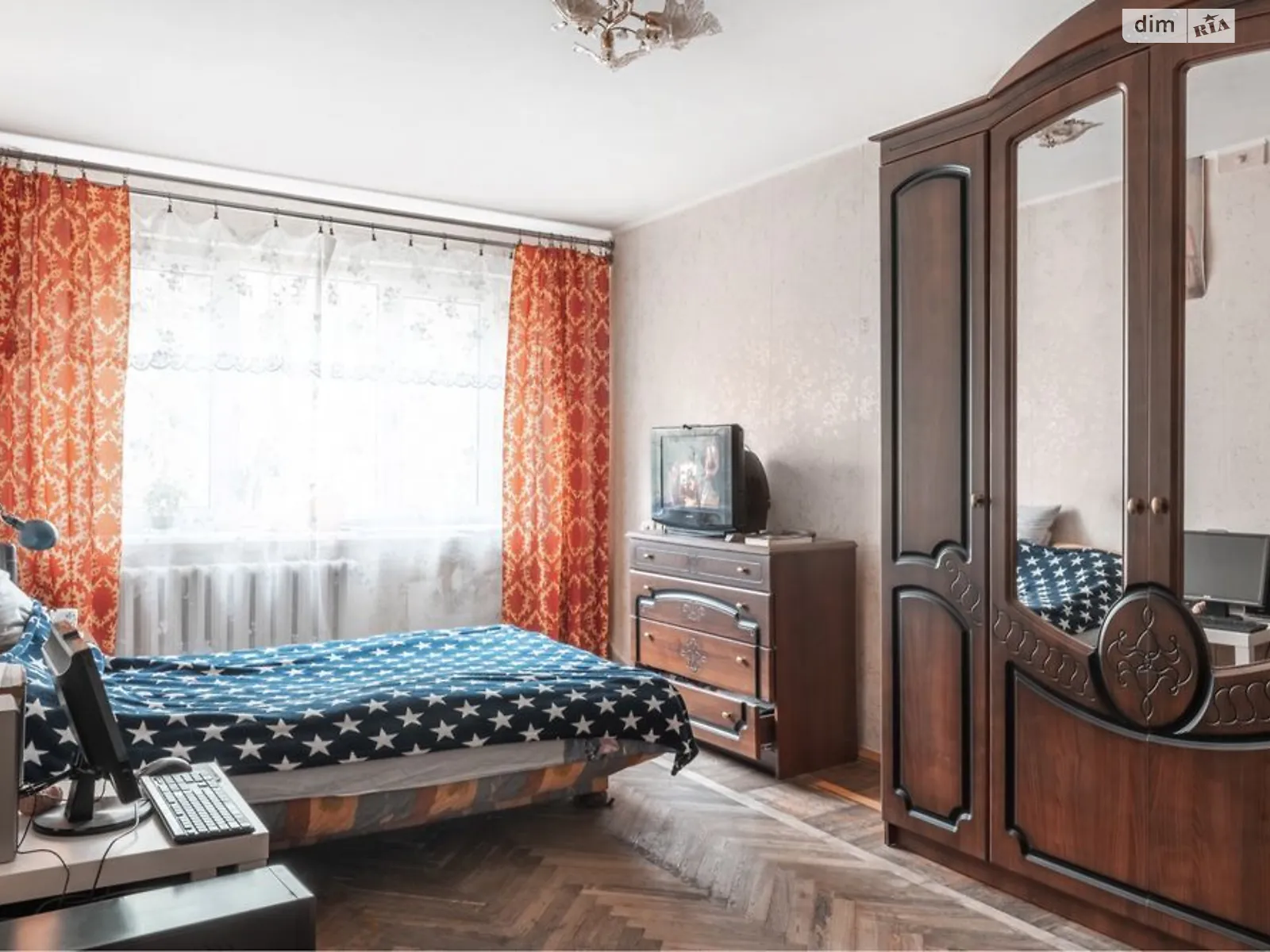 Продається 3-кімнатна квартира 60.6 кв. м у Одесі, вул. Генерала Петрова