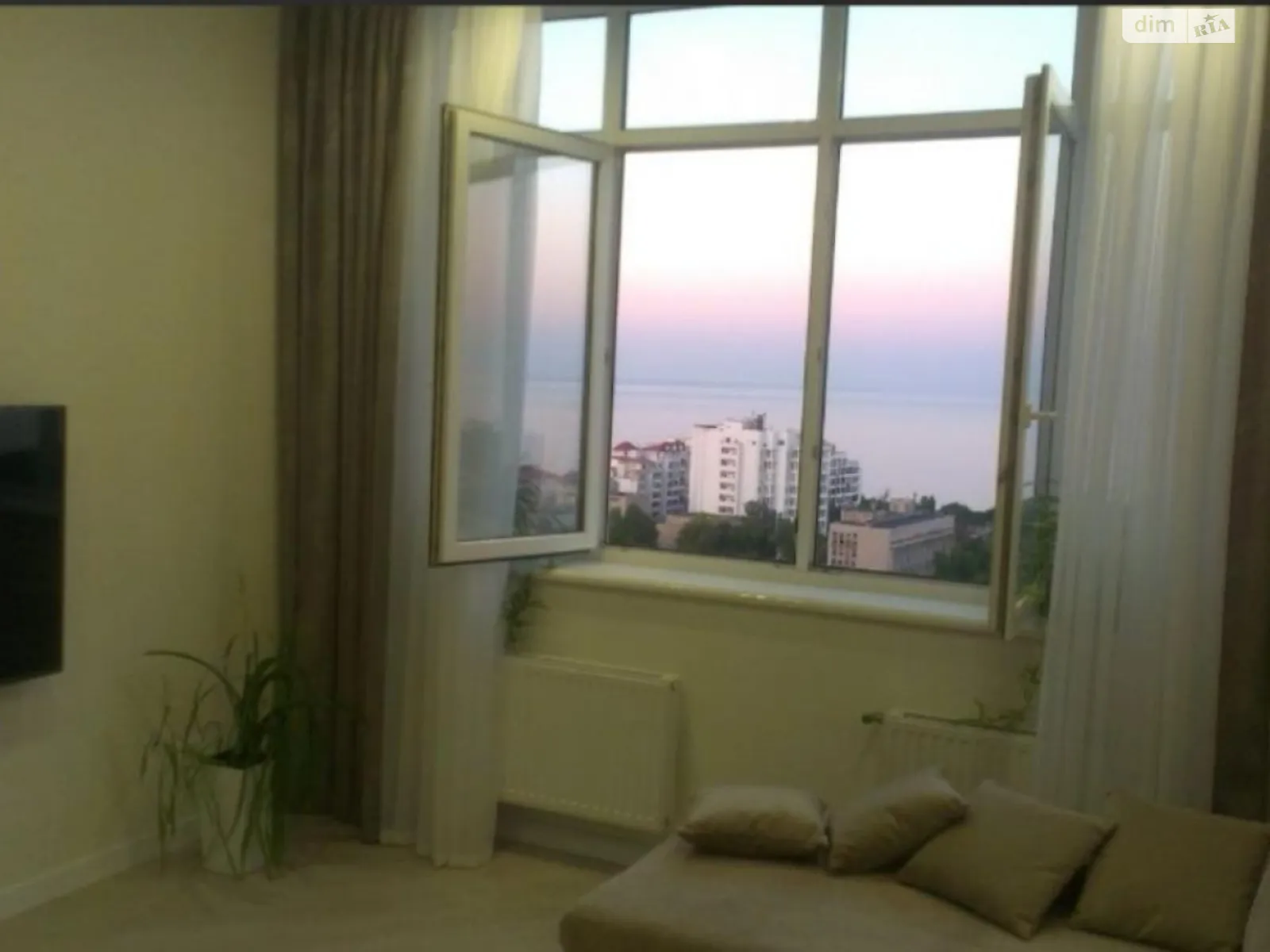 Продается 2-комнатная квартира 59 кв. м в Одессе, цена: 125000 $