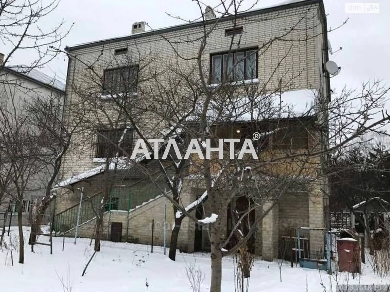 Продається будинок 3 поверховий 560 кв. м з балконом, цена: 205000 $