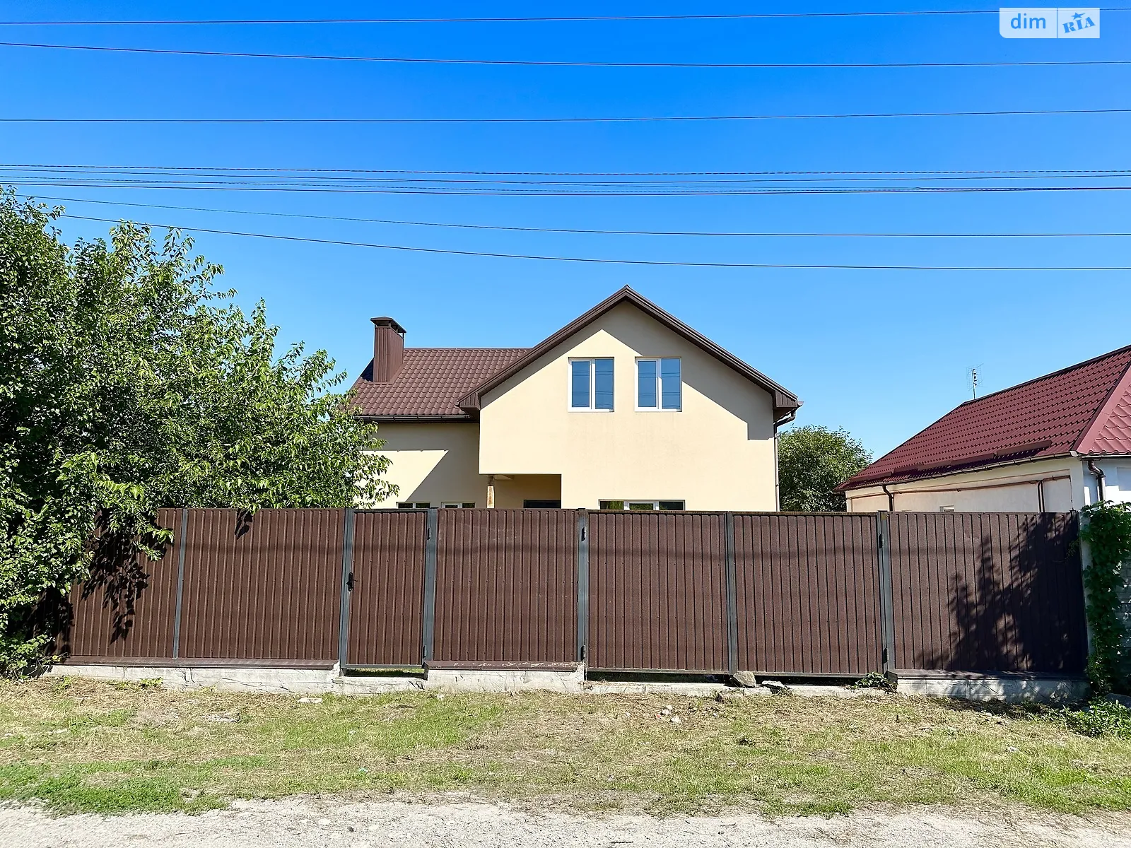 Продается дом на 2 этажа 164 кв. м с камином, цена: 69000 $ - фото 1