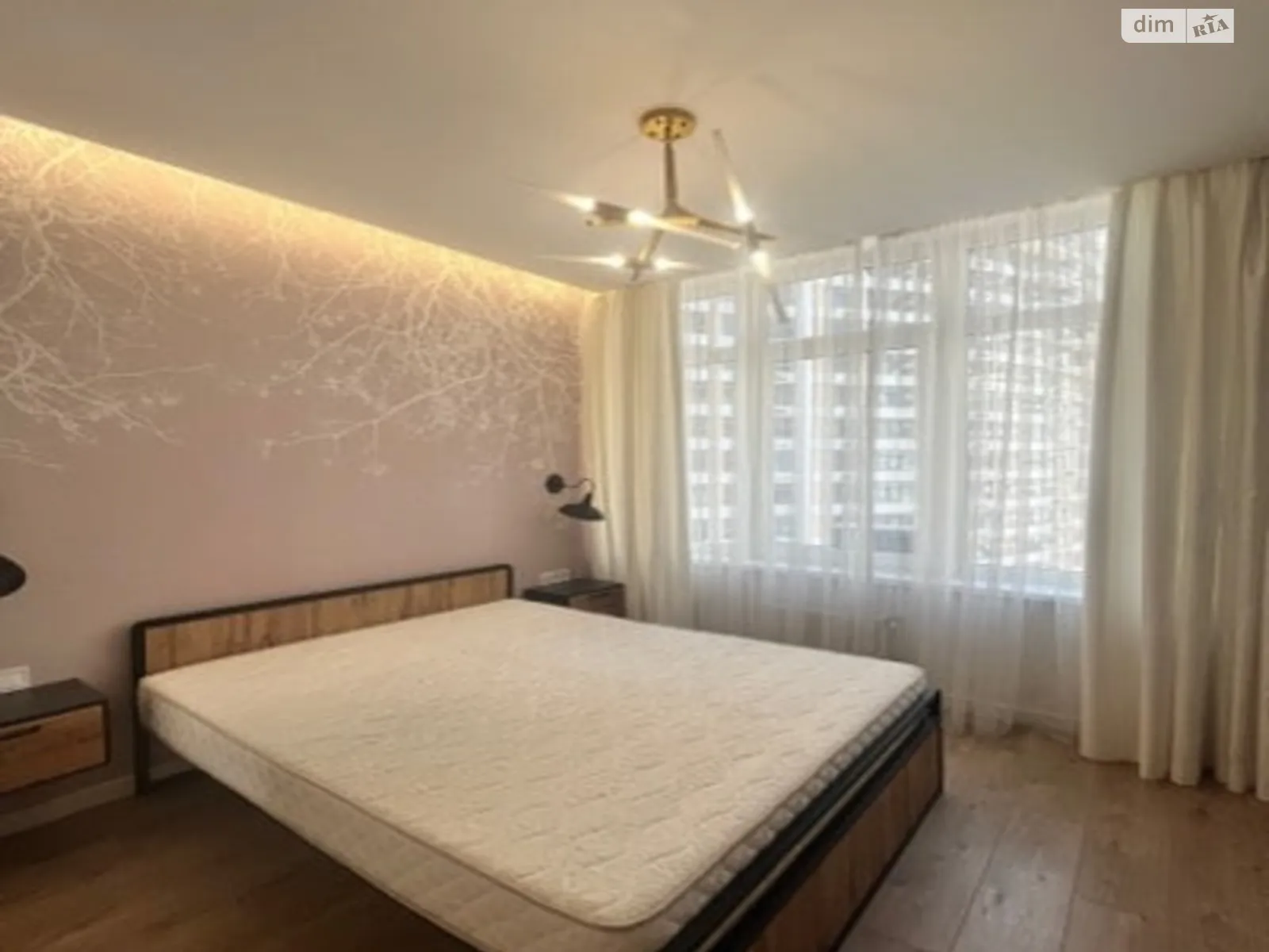 Продається 1-кімнатна квартира 45 кв. м у Одесі, вул. Каманіна