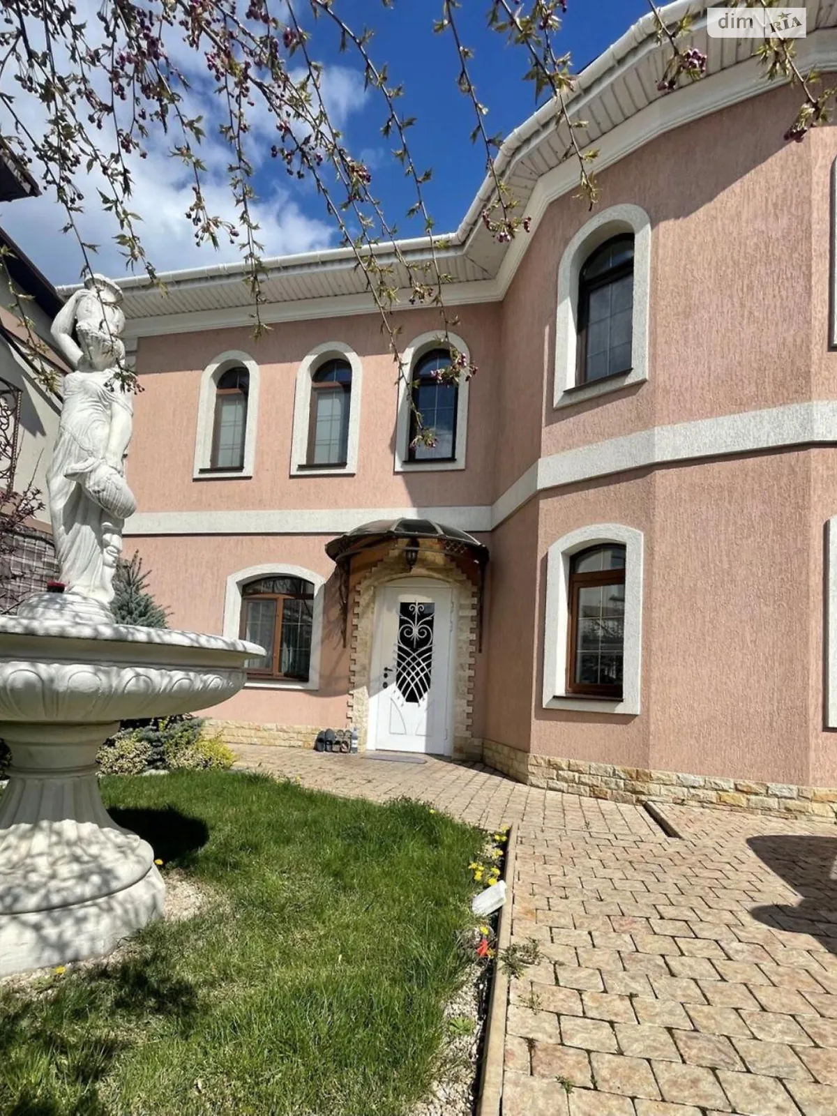 Продается дом на 2 этажа 135 кв. м с мебелью, цена: 220000 $ - фото 1