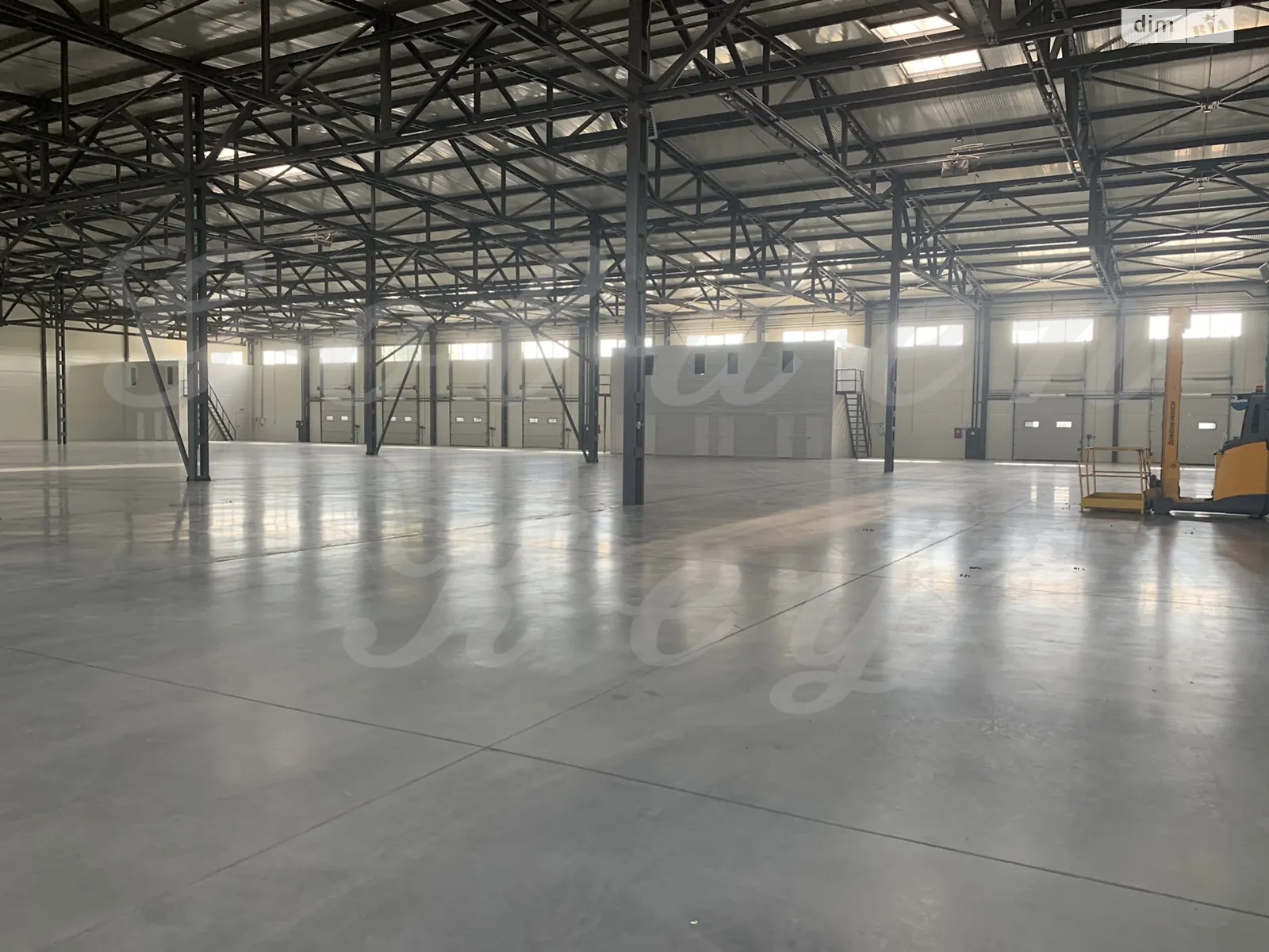 Сдается в аренду офис 4870 кв. м в бизнес-центре, цена: 1363600 грн - фото 1
