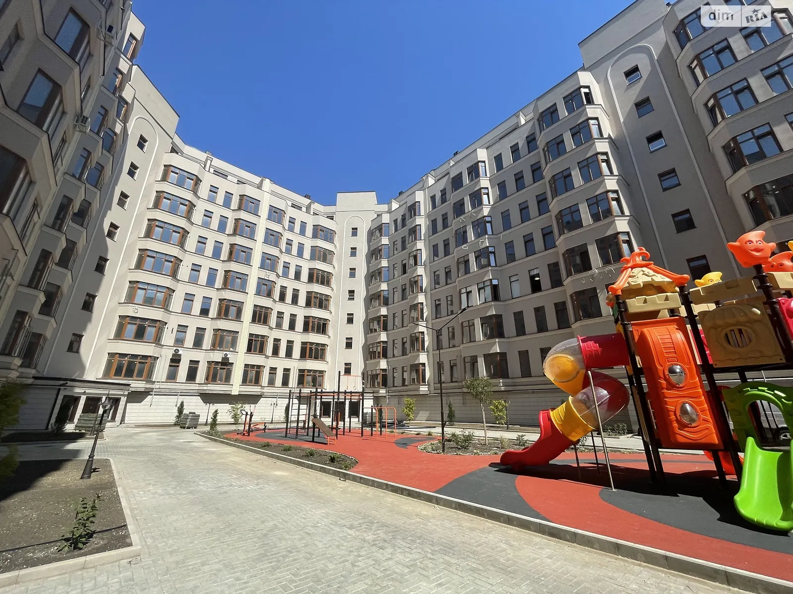 Продается 3-комнатная квартира 97.5 кв. м в Одессе - фото 1