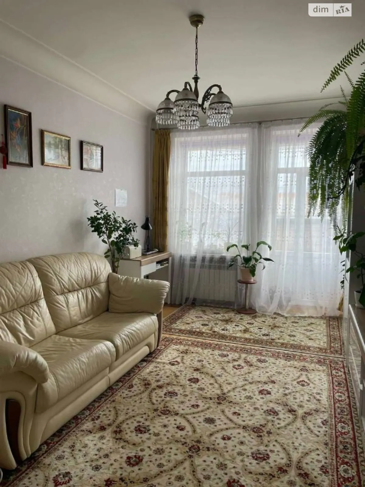Продается 2-комнатная квартира 55 кв. м в Киеве, ул. Маккейна Джона, 37 - фото 1