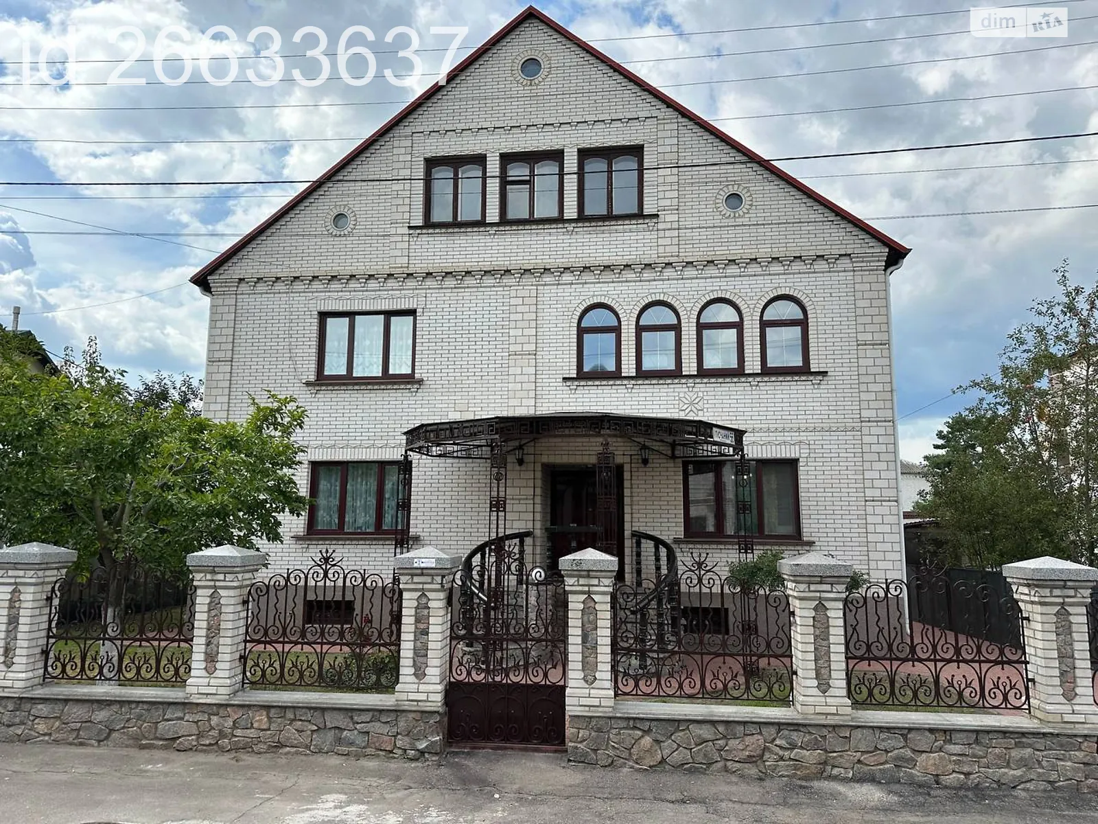 Продается дом на 2 этажа 320 кв. м с подвалом, цена: 190000 $ - фото 1