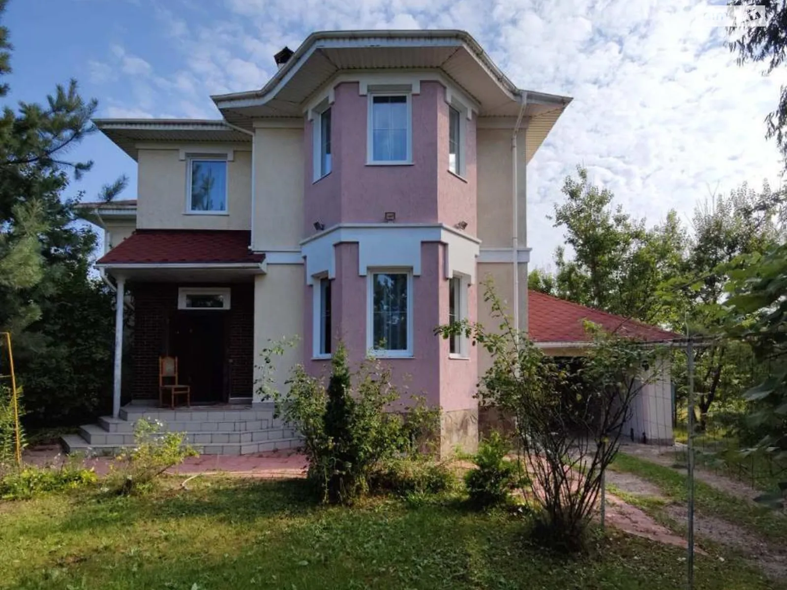 Сдается в аренду дом на 2 этажа 260 кв. м с садом, цена: 1200 $ - фото 1