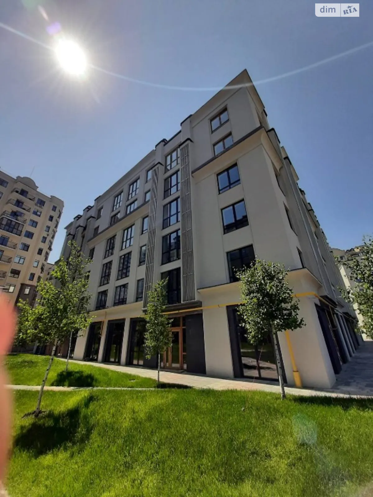 Продается 1-комнатная квартира 35 кв. м в Ирпене, ул. Николая Сингаевского(Новооскольская), 2Б - фото 1