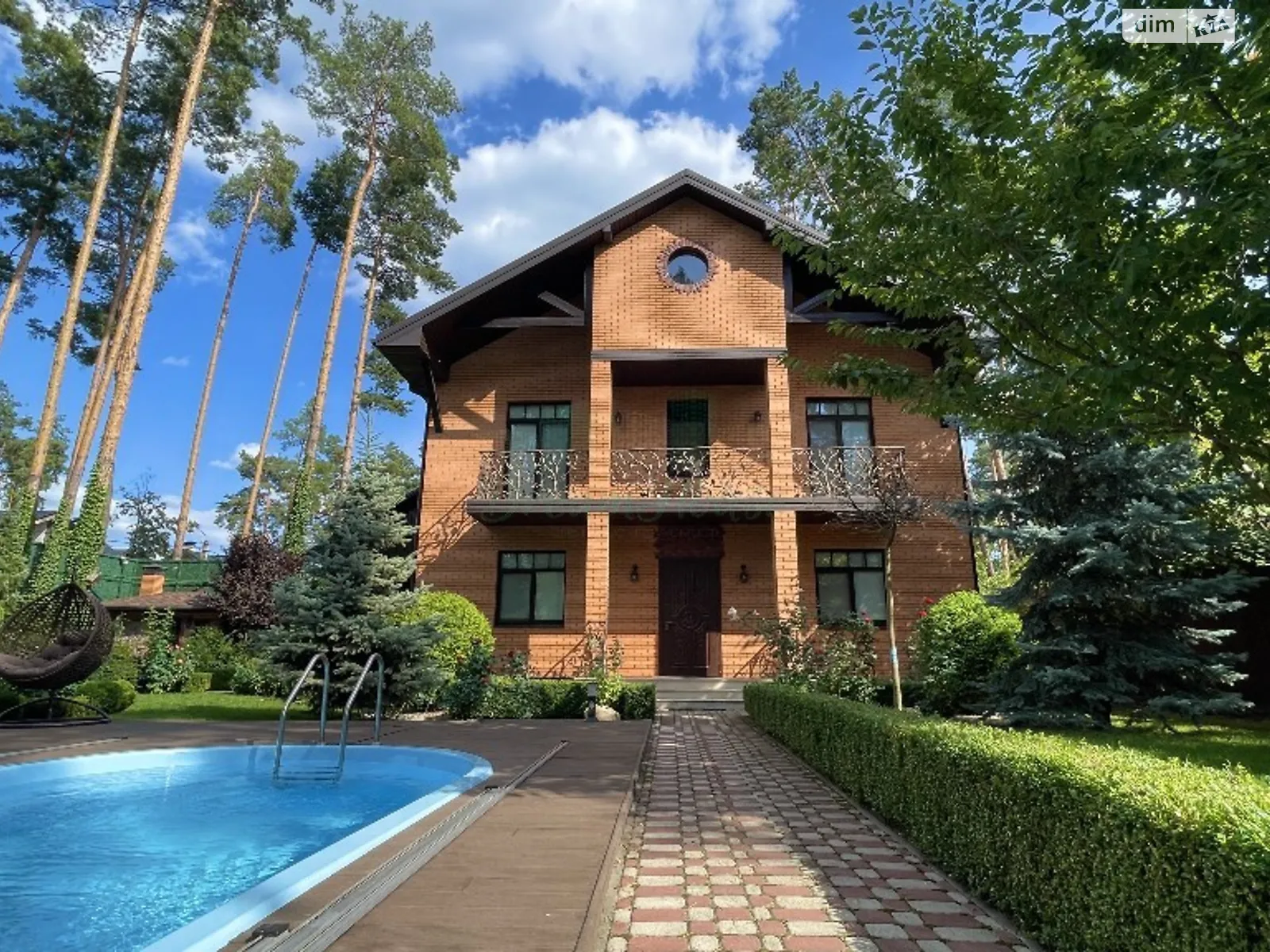 Продается дом на 2 этажа 260 кв. м с беседкой, цена: 450000 $ - фото 1