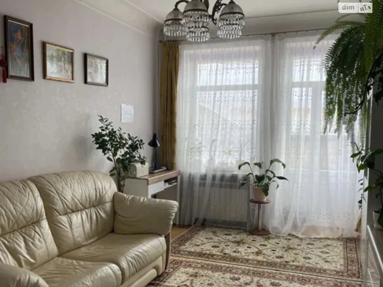 Продается 2-комнатная квартира 55 кв. м в Киеве, ул. Маккейна Джона, 37 - фото 1