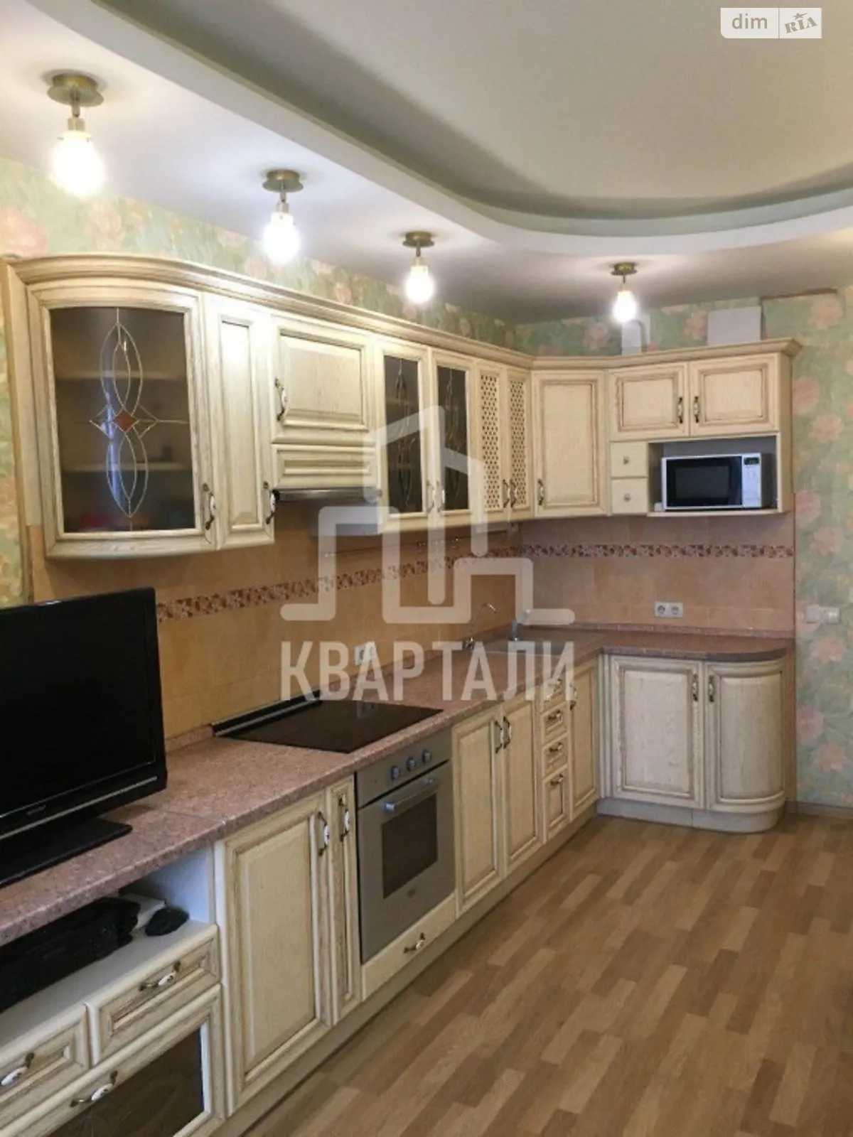 Продается 2-комнатная квартира 80.3 кв. м в Киеве, наб. Днепровская, 26