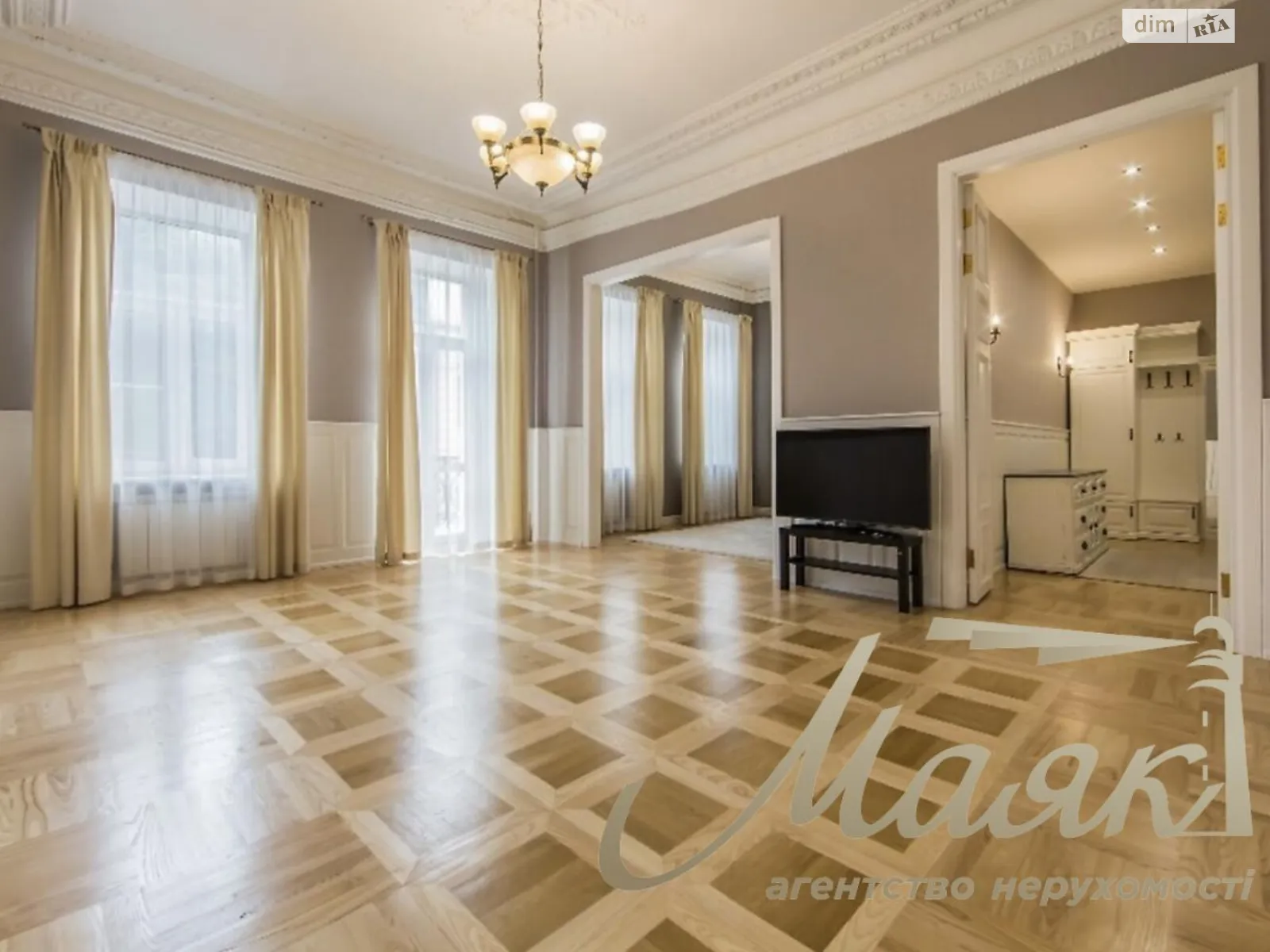 Сдается в аренду 5-комнатная квартира 146 кв. м в Киеве, цена: 3000 $