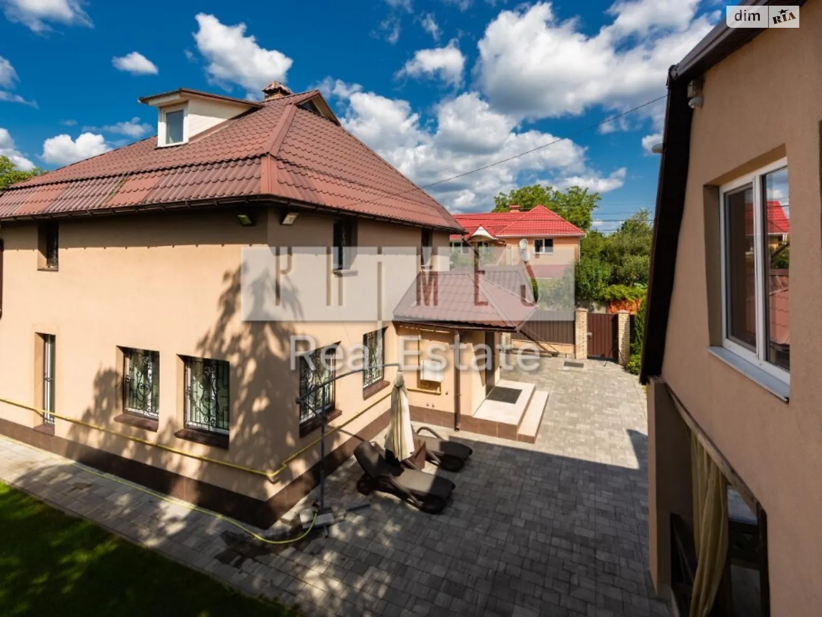 Продается дом на 2 этажа 125 кв. м с камином, цена: 230000 $ - фото 1