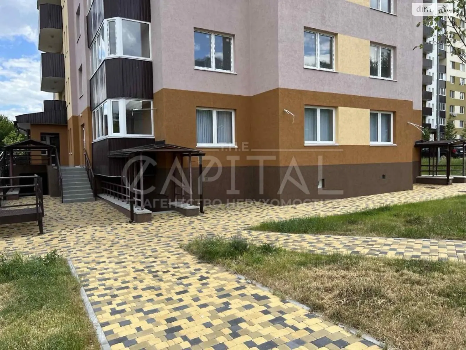 Продається офіс 89 кв. м в бізнес-центрі, цена: 185000 $