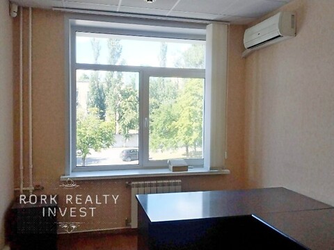 Сдается в аренду офис 15 кв. м в бизнес-центре, цена: 3450 грн