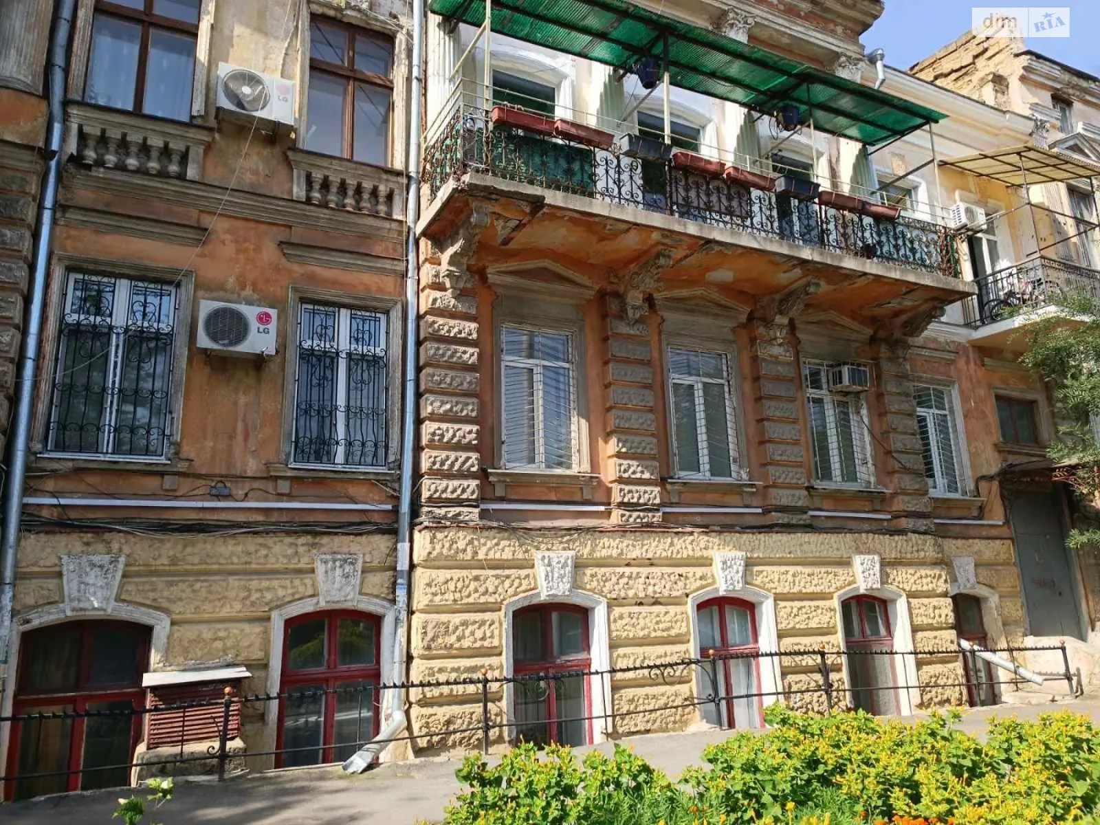 Продается 5-комнатная квартира 105 кв. м в Одессе, ул. Нежинская - фото 1