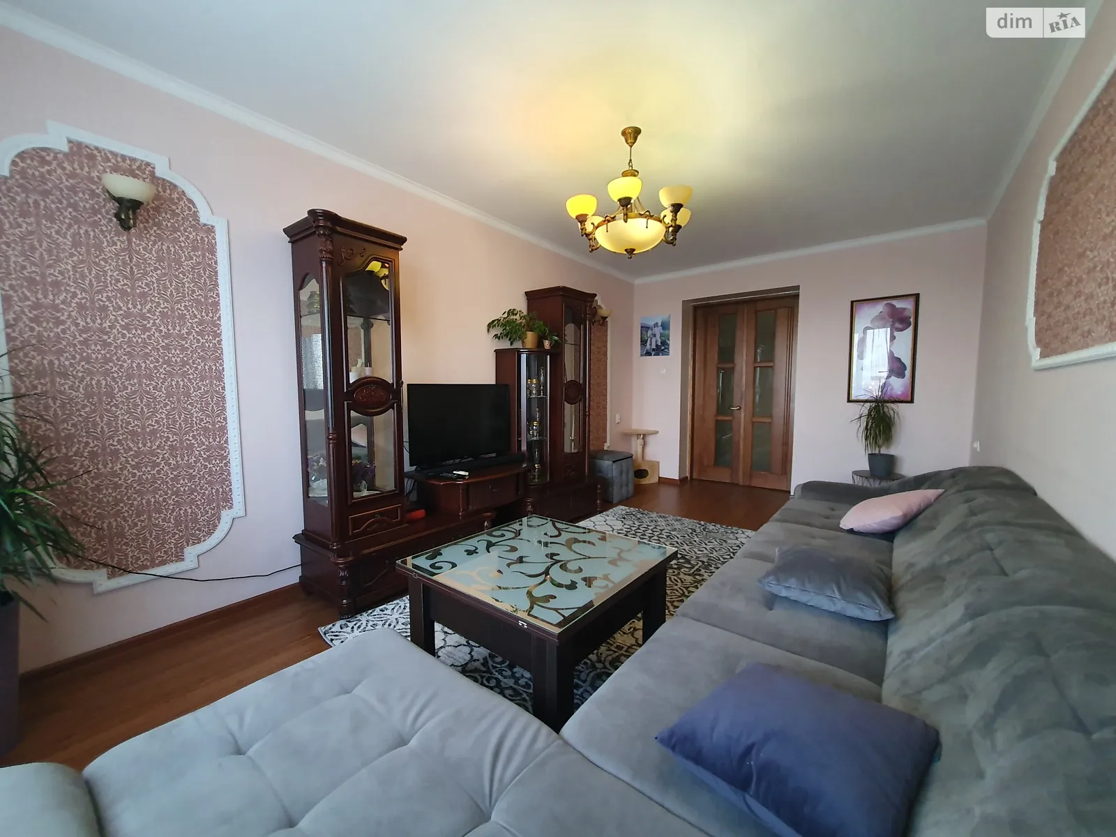 Продается 4-комнатная квартира 130 кв. м в Хмельницком, ул. Каменецкая