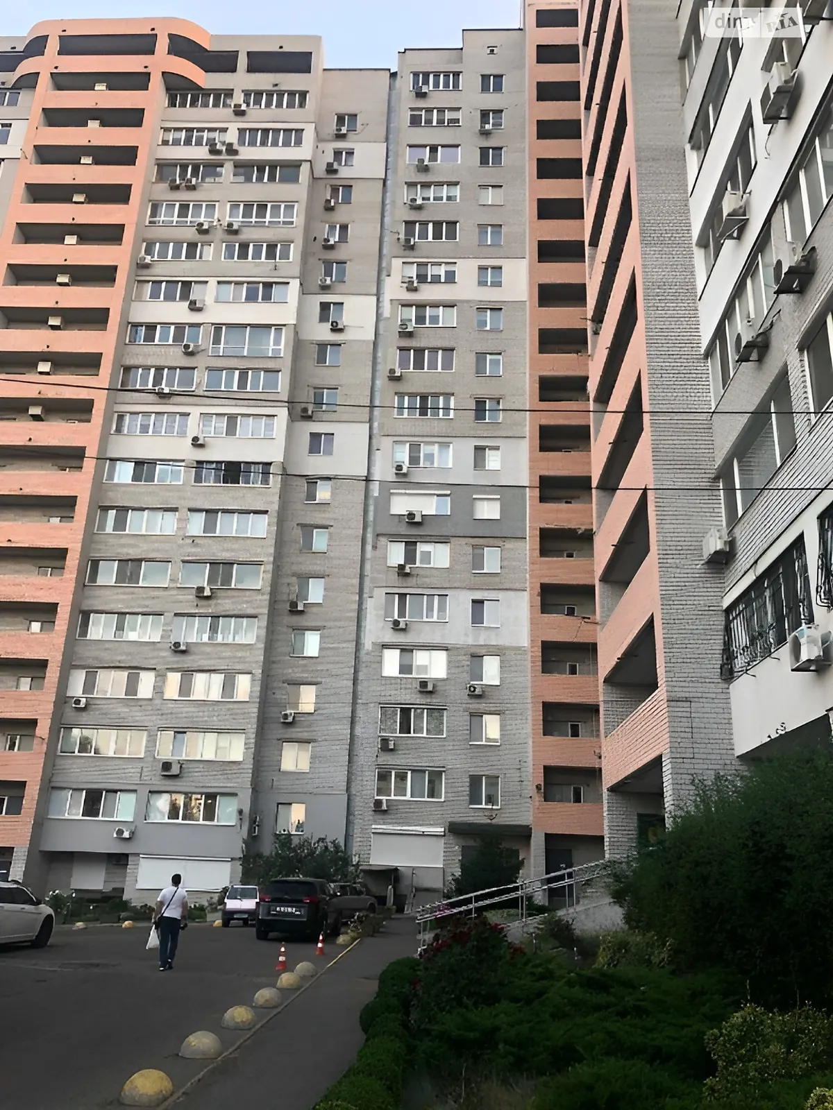 Продается 3-комнатная квартира 70 кв. м в Днепре, ул. Кедрина Дм. - фото 1