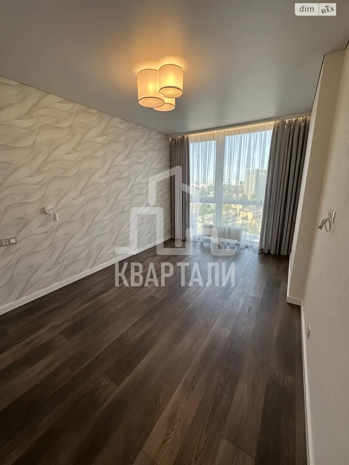 Продается 2-комнатная квартира 71 кв. м в Киеве, ул. Причальная, 1 - фото 1