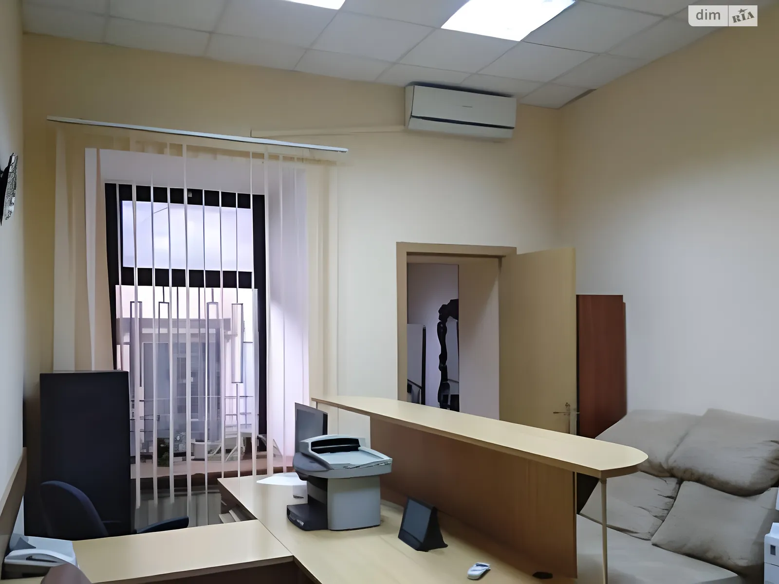 Продается офис 123 кв. м в бизнес-центре - фото 2