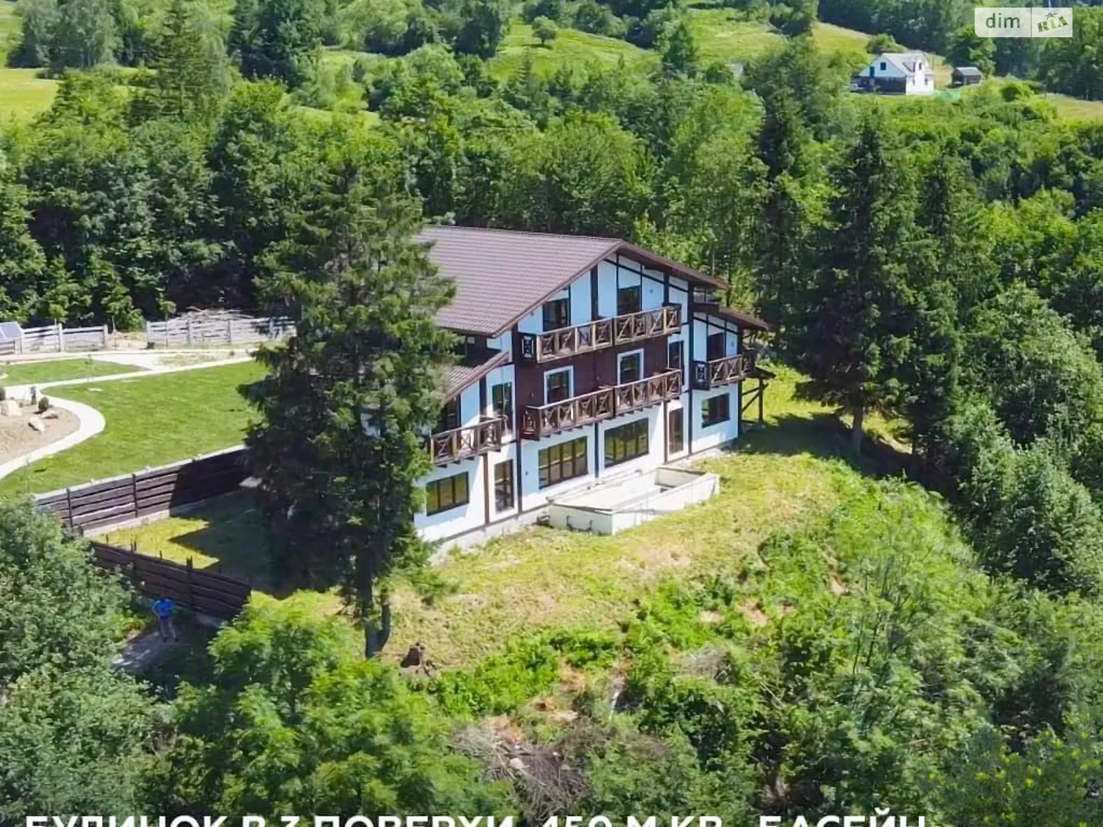 Продается дом на 3 этажа 450 кв. м с бассейном, цена: 200000 $