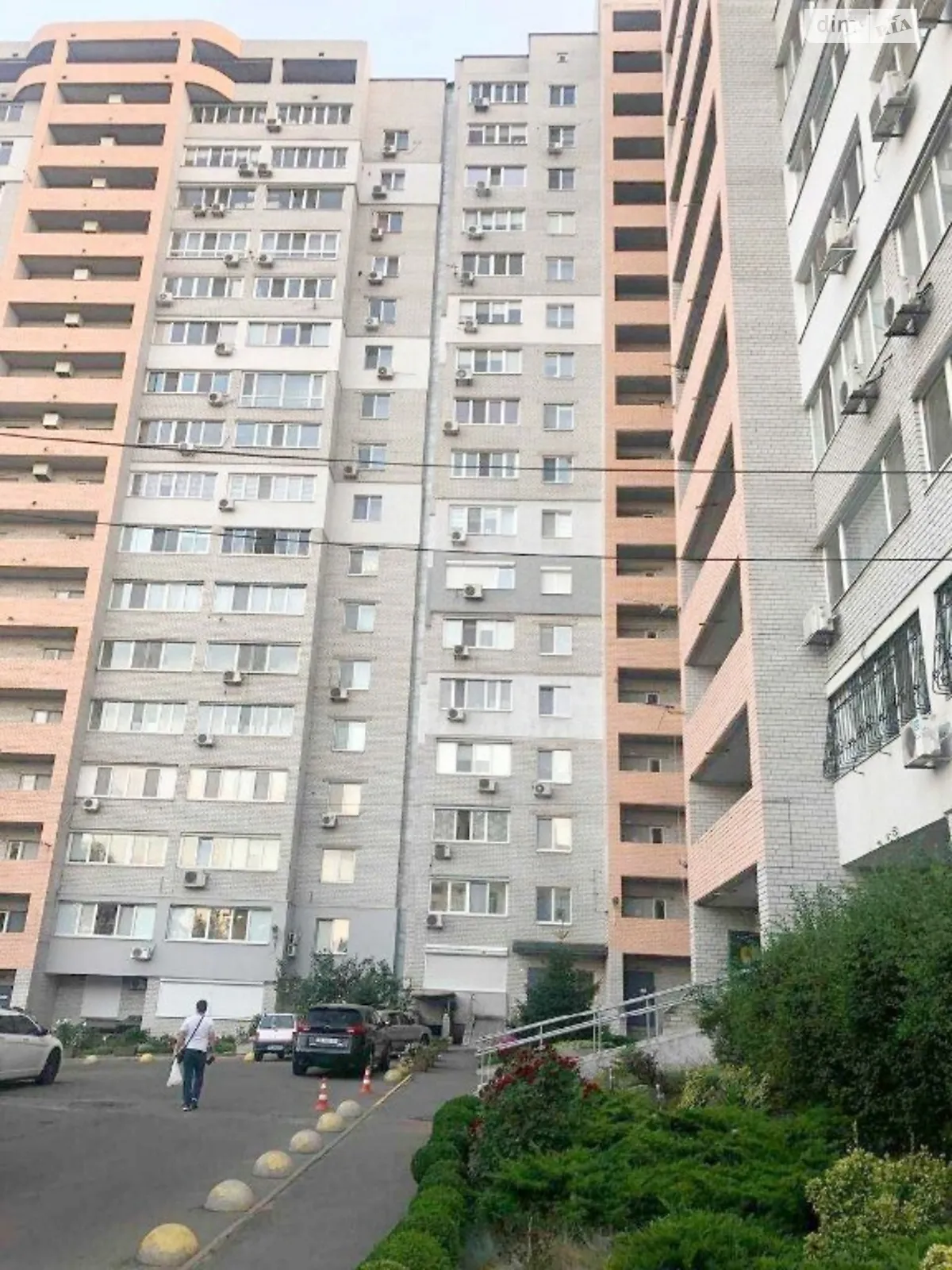 Продается 3-комнатная квартира 70.6 кв. м в Днепре, ул. Дмитрия Кедрина, 53А