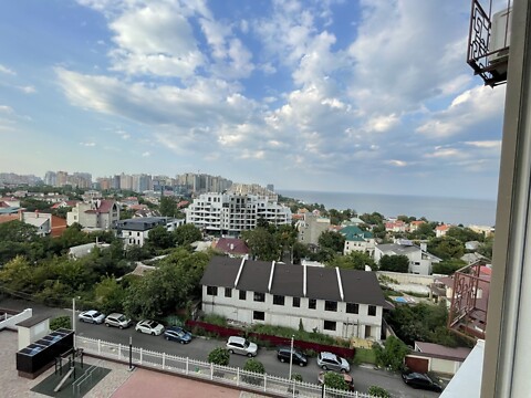 Продается 1-комнатная квартира 37 кв. м в Одессе, ул. Каманина