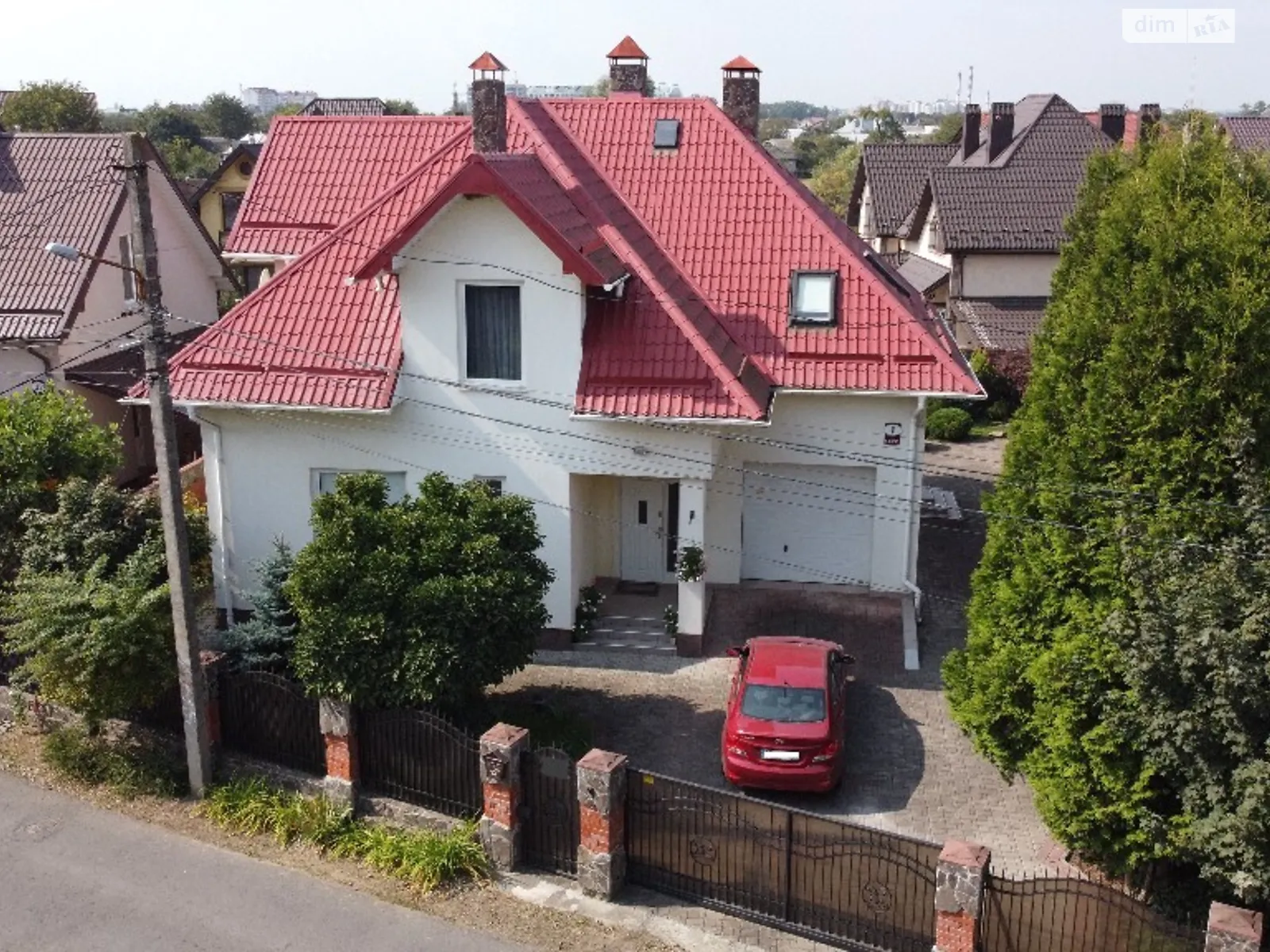 Продається будинок 2 поверховий 210 кв. м з гаражем, цена: 185000 $