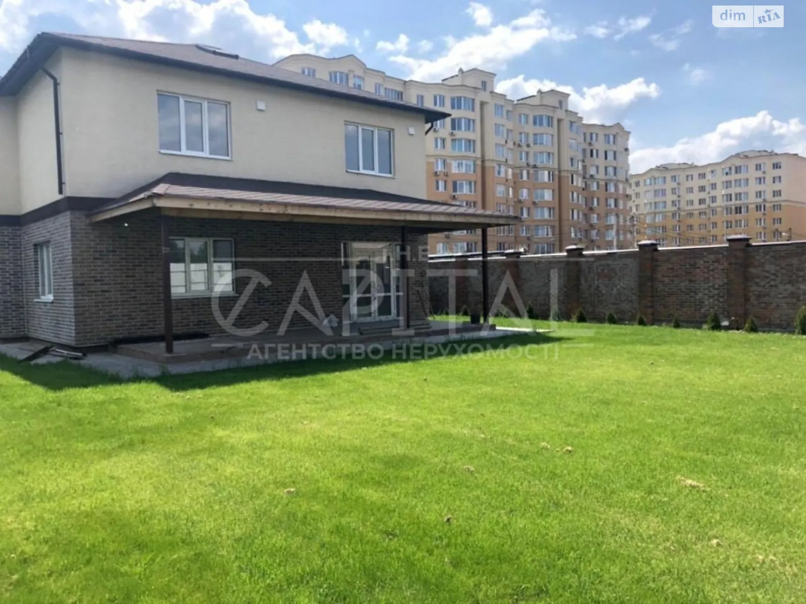 Продається будинок 2 поверховий 200 кв. м з каміном, цена: 260000 $