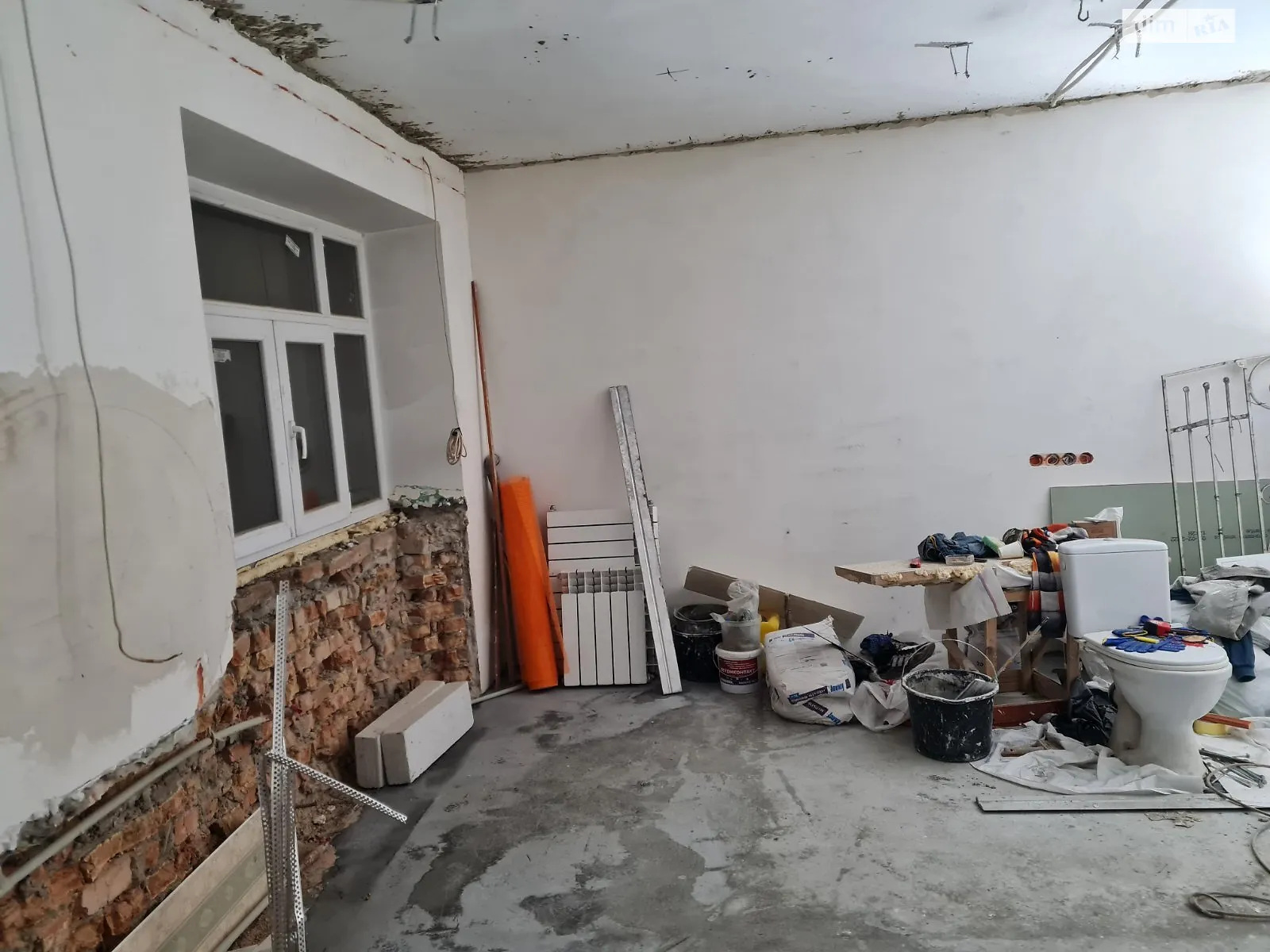 Продается офис 33 кв. м в бизнес-центре, цена: 43000 $