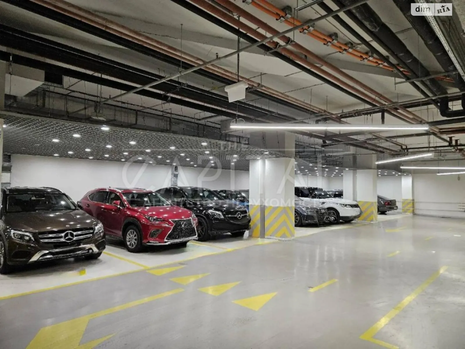 Продается подземный паркинг под легковое авто на 14 кв. м, цена: 40000 $