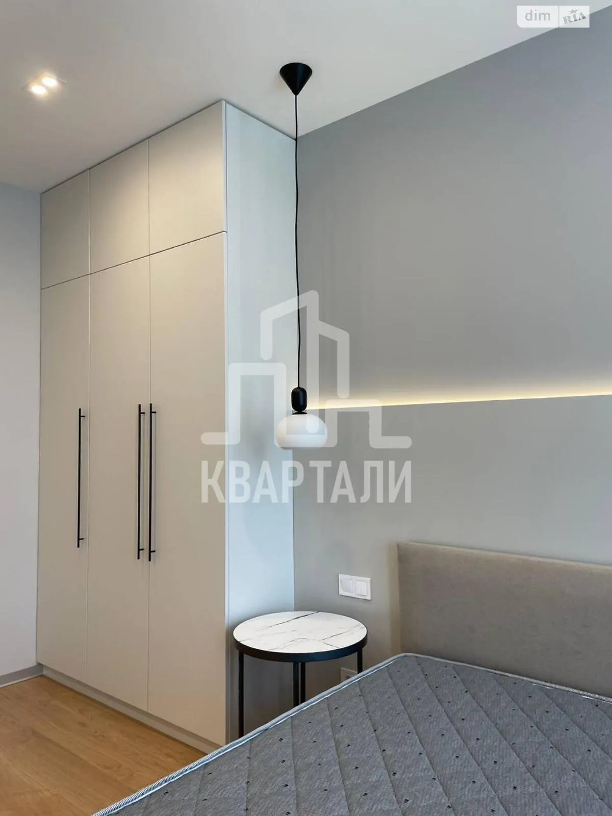 Продается 2-комнатная квартира 76.1 кв. м в Киеве - фото 2