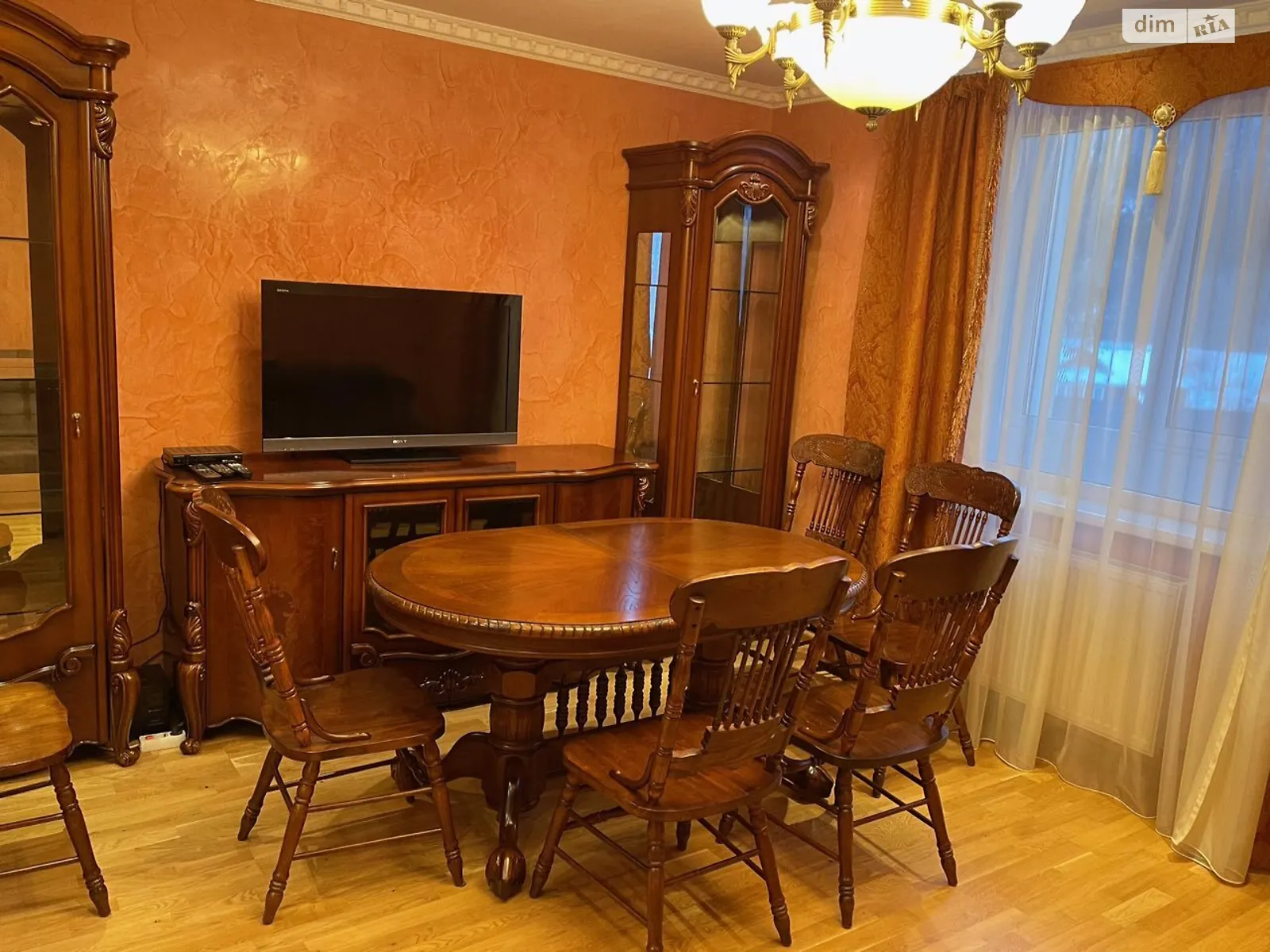 Продається 3-кімнатна квартира 65.2 кв. м у Яремчі, цена: 98000 $