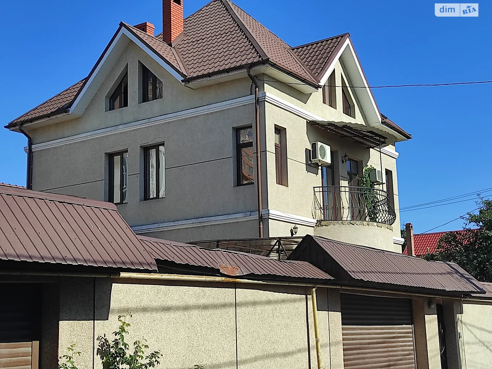 Продается дом на 3 этажа 265.7 кв. м с террасой - фото 2