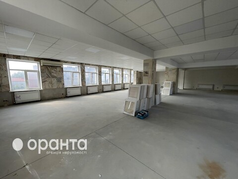 Сдается в аренду офис 180 кв. м в бизнес-центре, цена: 45000 грн