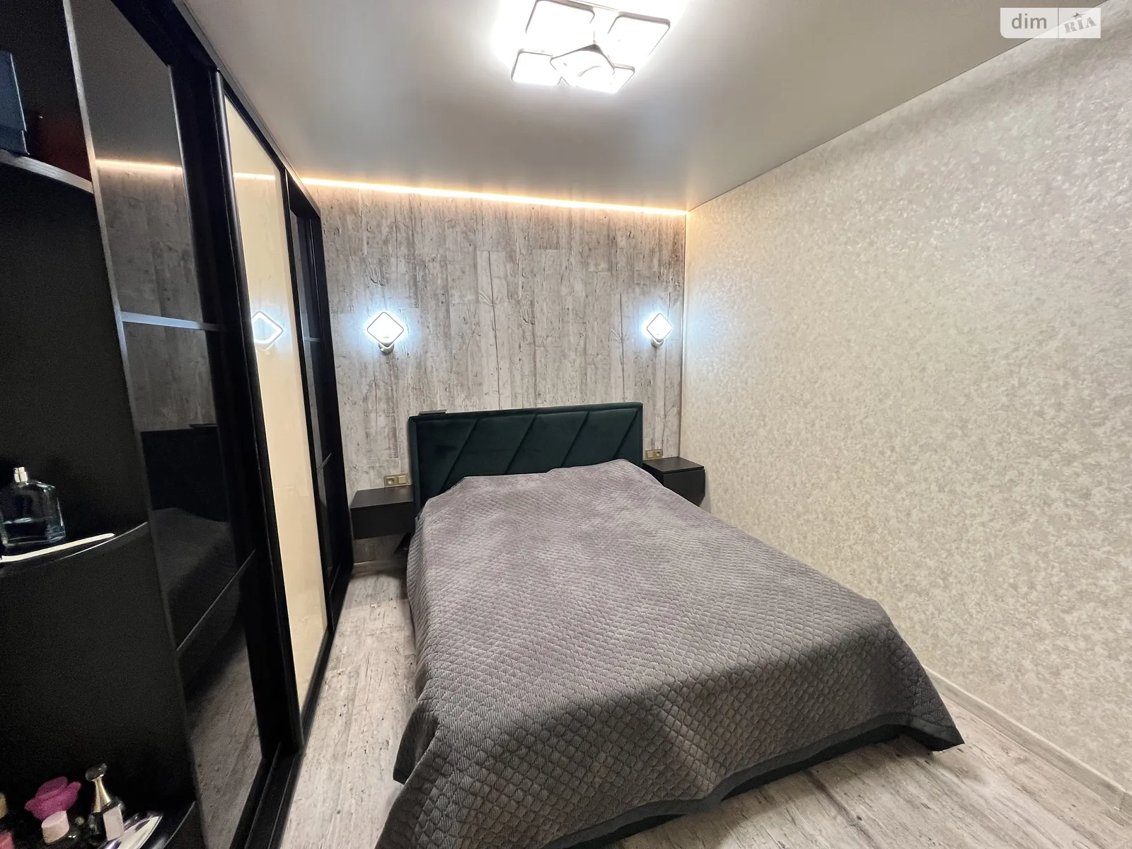Продается 3-комнатная квартира 60 кв. м в Киеве, ул. Никольско-Слободская - фото 1