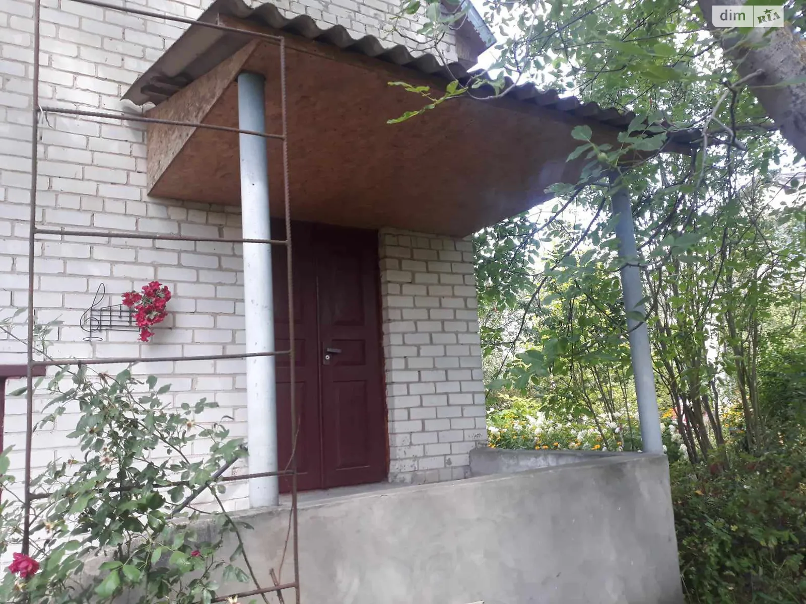 Продается дом на 2 этажа 84 кв. м с камином, цена: 18000 $ - фото 1