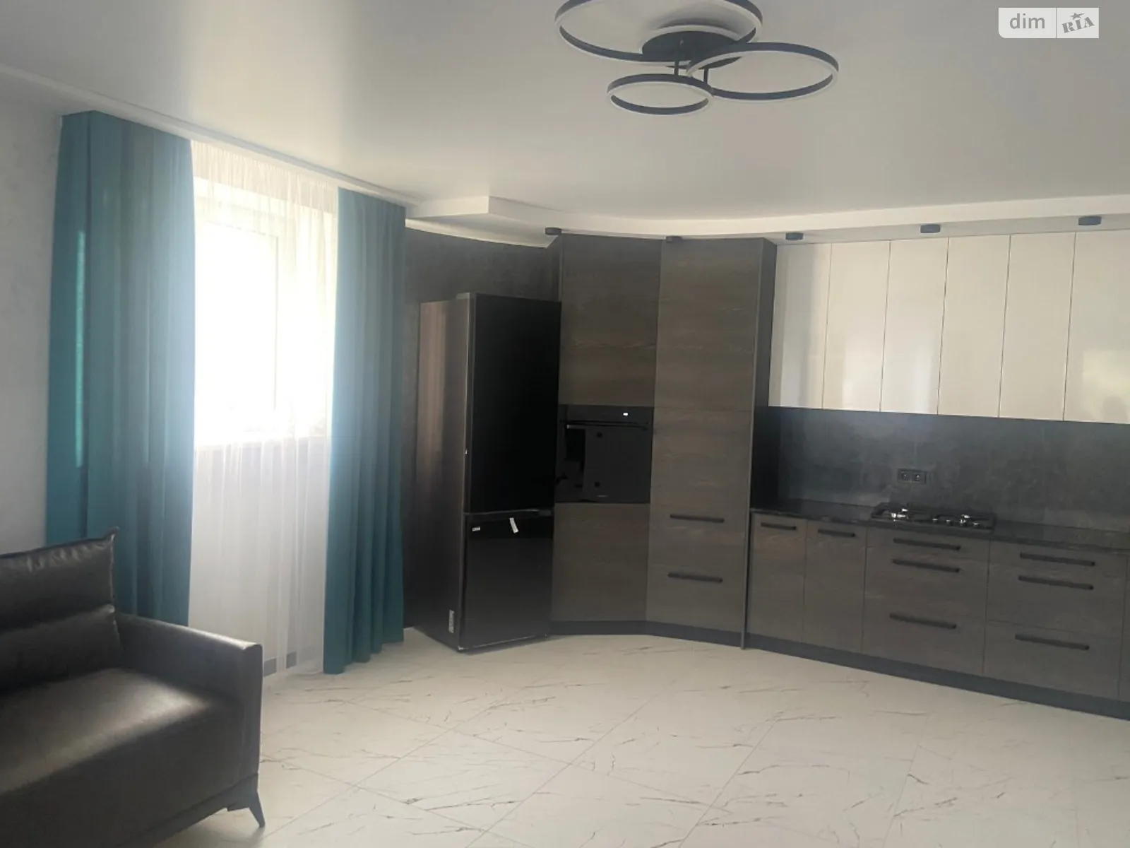 Продається будинок 2 поверховий 220 кв. м з гаражем, цена: 172000 $