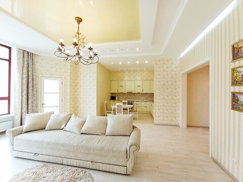 Сдается в аренду 2-комнатная квартира 100 кв. м в Одессе, цена: 700 $