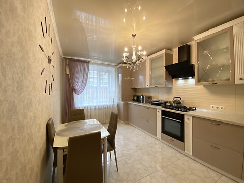 Продается 2-комнатная квартира 68 кв. м в Виннице, ул. Киевская
