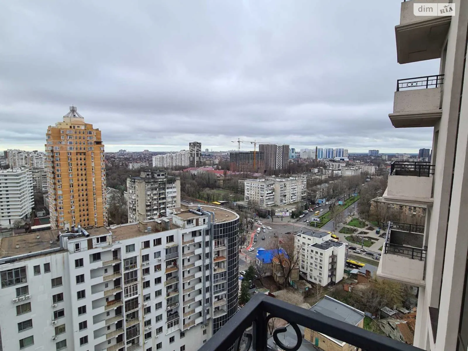 Продается 2-комнатная квартира 82.15 кв. м в Одессе, Фонтанская дор. - фото 1