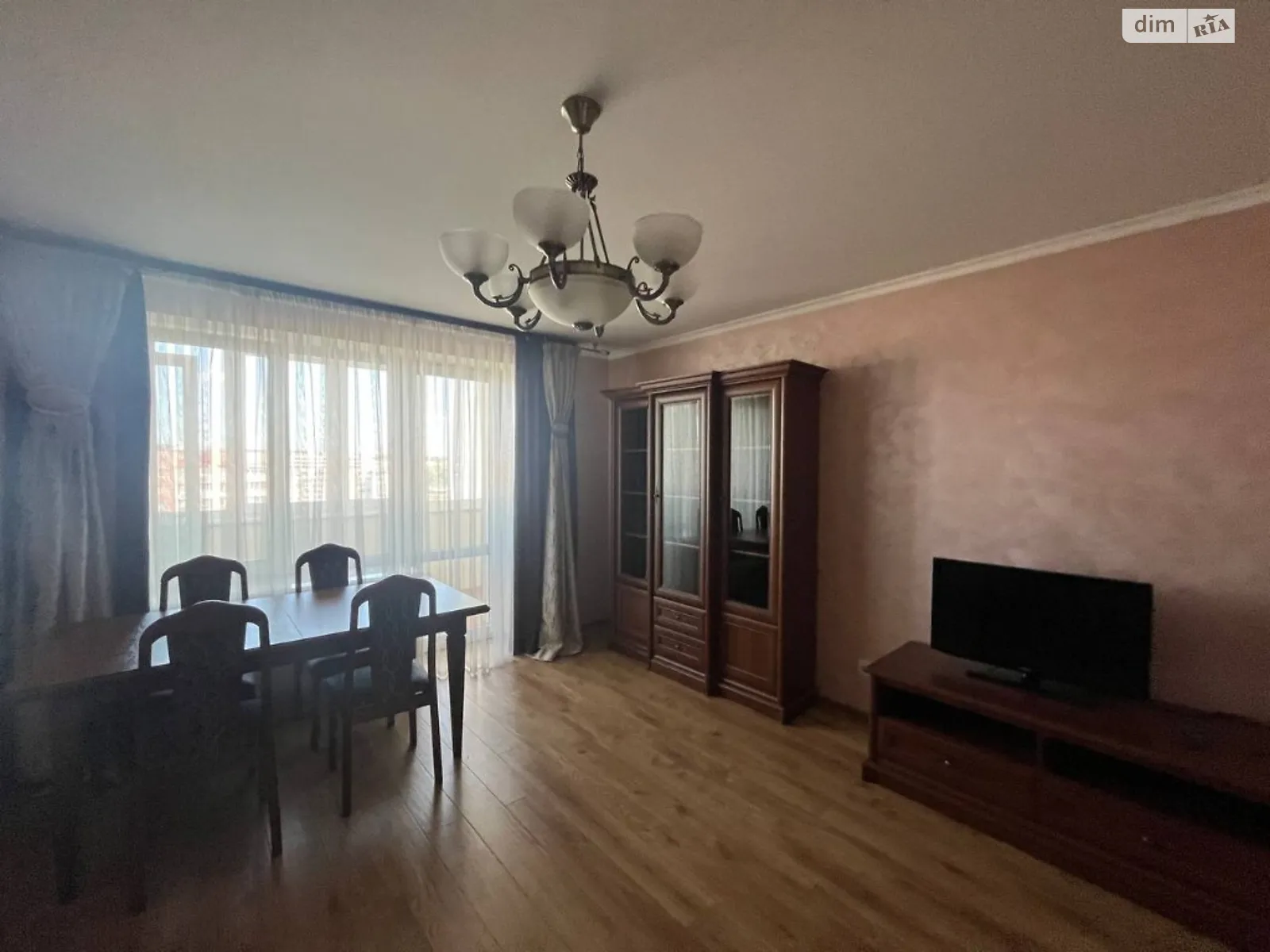 Сдается в аренду 3-комнатная квартира 120 кв. м в Хмельницком, цена: 18000 грн