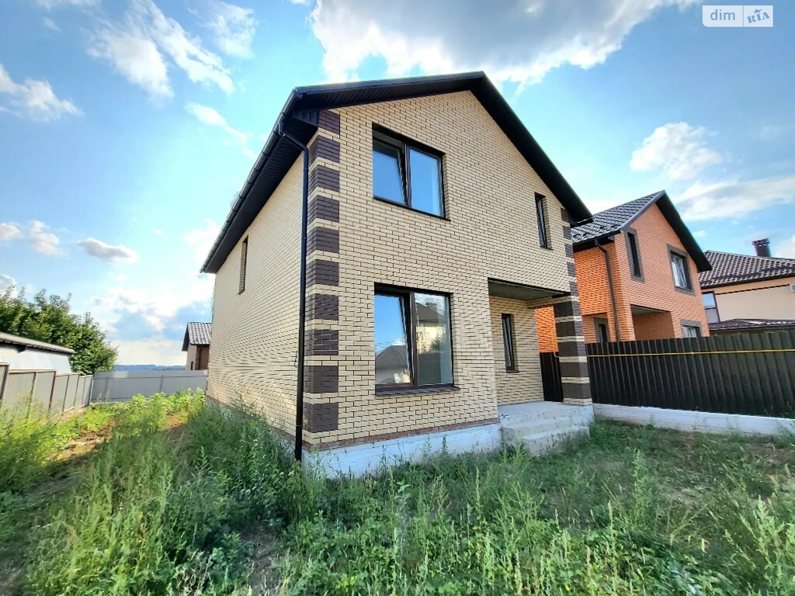 Продается дом на 2 этажа 126 кв. м с камином, цена: 115000 $ - фото 1