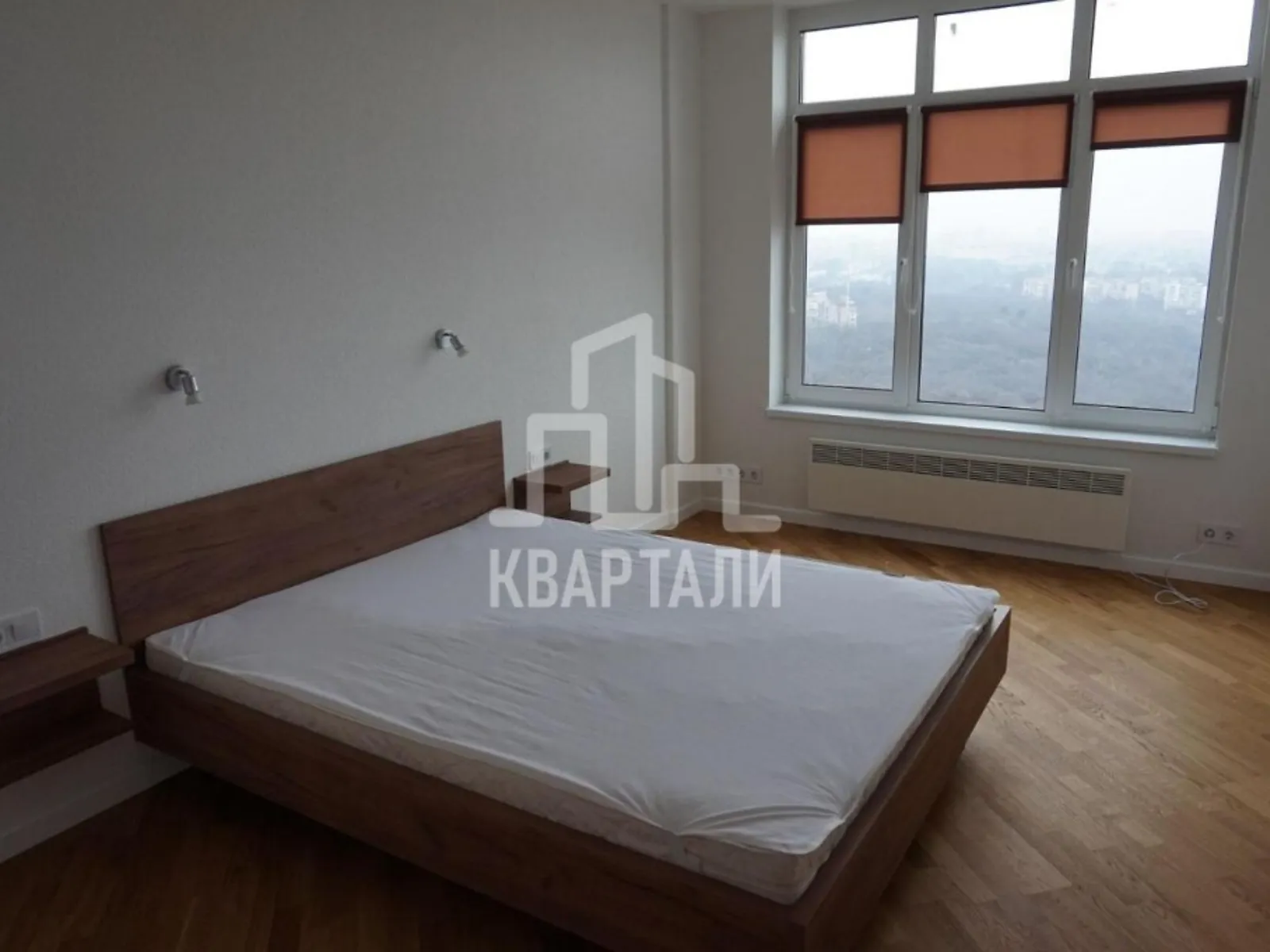 Продается 2-комнатная квартира 55 кв. м в Киеве, ул. Сикорского, 1А