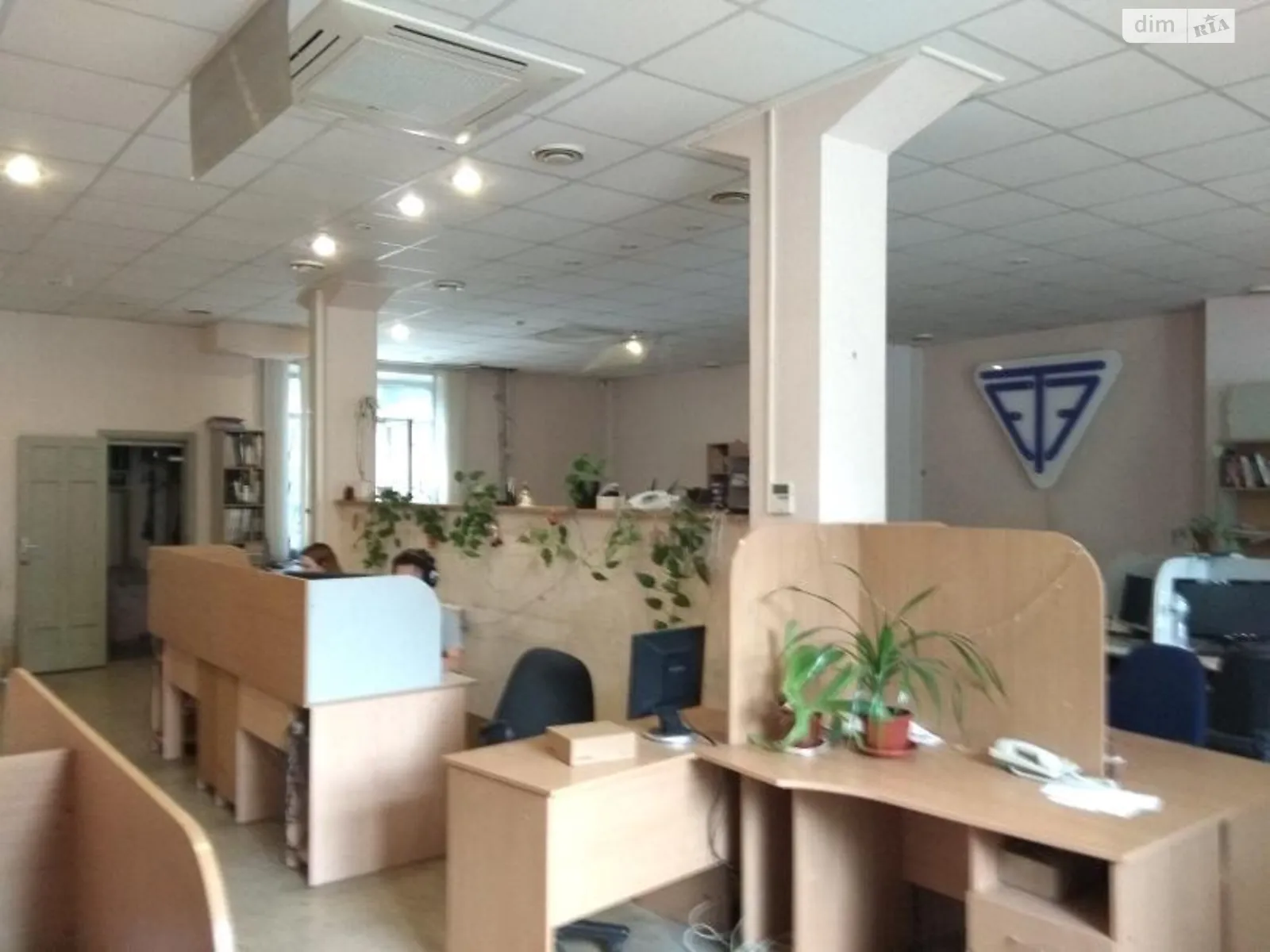 Продается офис 555 кв. м в бизнес-центре - фото 2