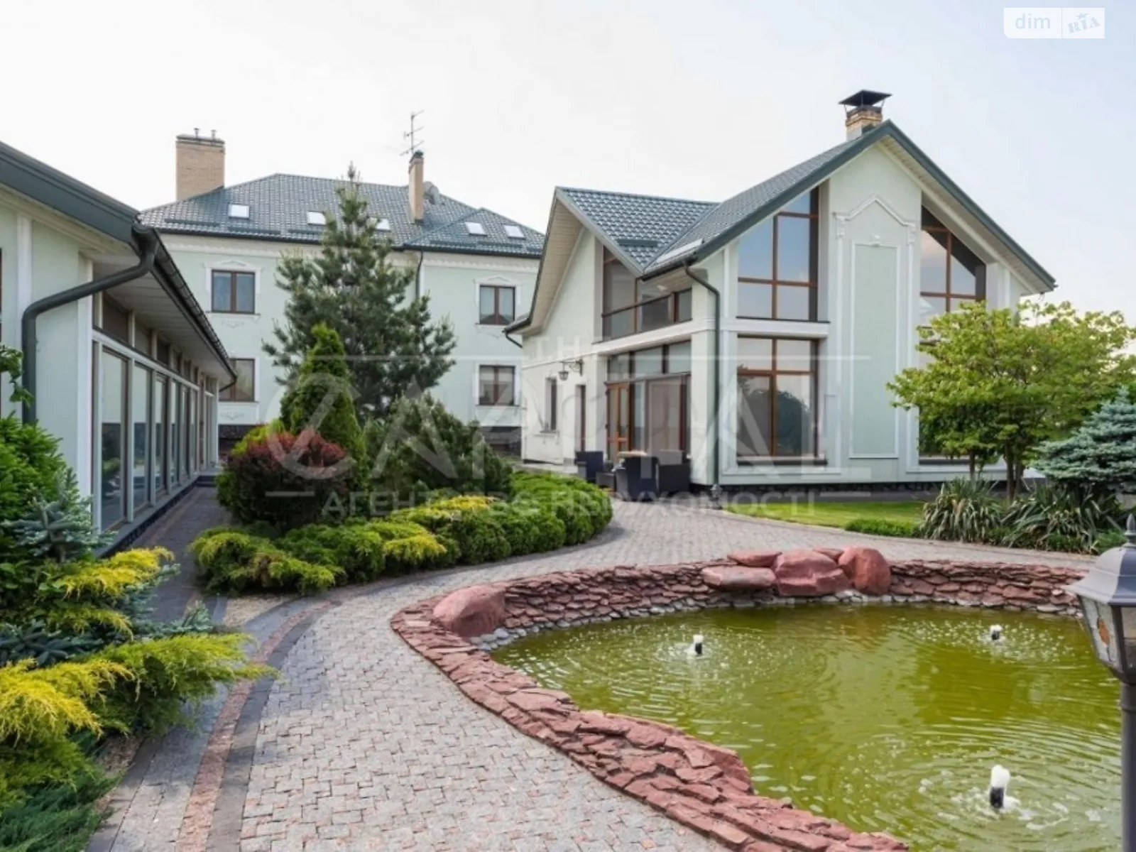 Продается дом на 3 этажа 1000 кв. м с террасой, цена: 2550000 $ - фото 1