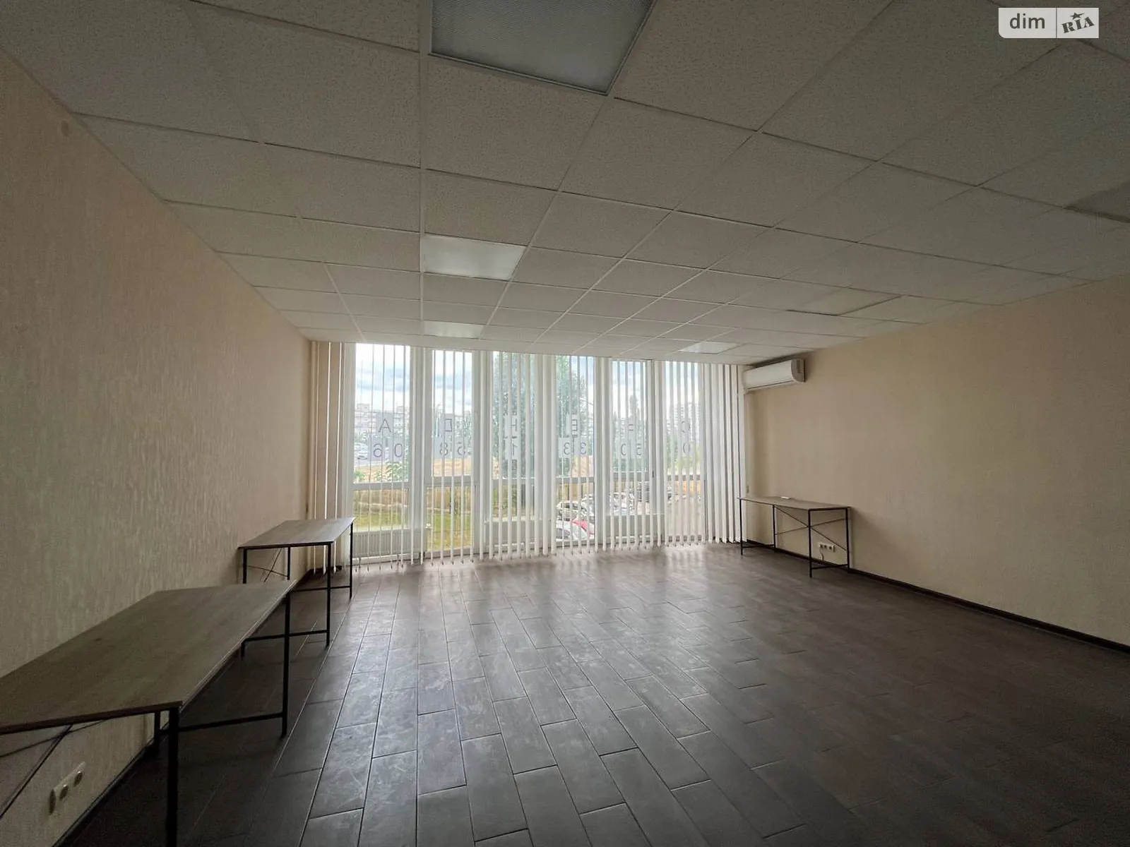 Сдается в аренду офис 48.2 кв. м в бизнес-центре, цена: 16000 грн - фото 1