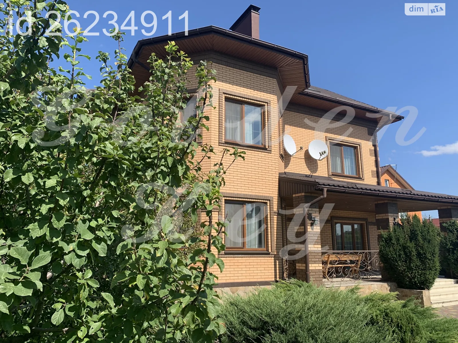 Продается дом на 3 этажа 350 кв. м с верандой, цена: 285000 $ - фото 1