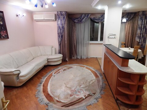 Сдается в аренду 2-комнатная квартира 67 кв. м в Киеве, ул. Михайловская