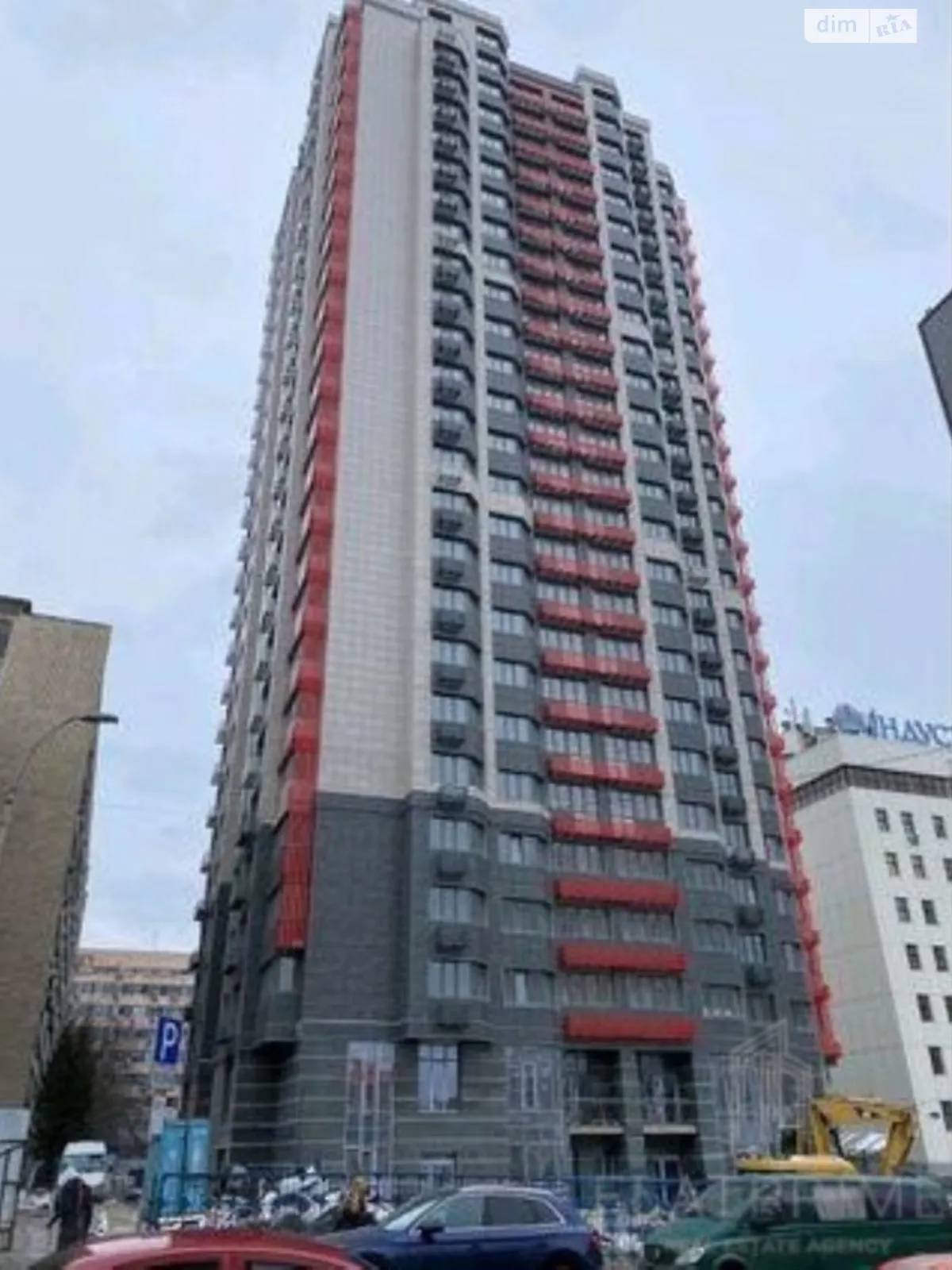 Продается 1-комнатная квартира 46 кв. м в Киеве, ул. Генерала Алмазова, 18/7 - фото 1